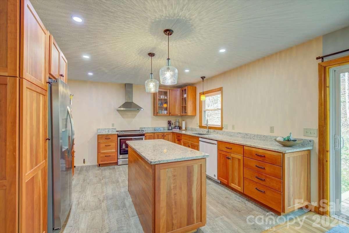 972 Harper Road — Hendersonville
