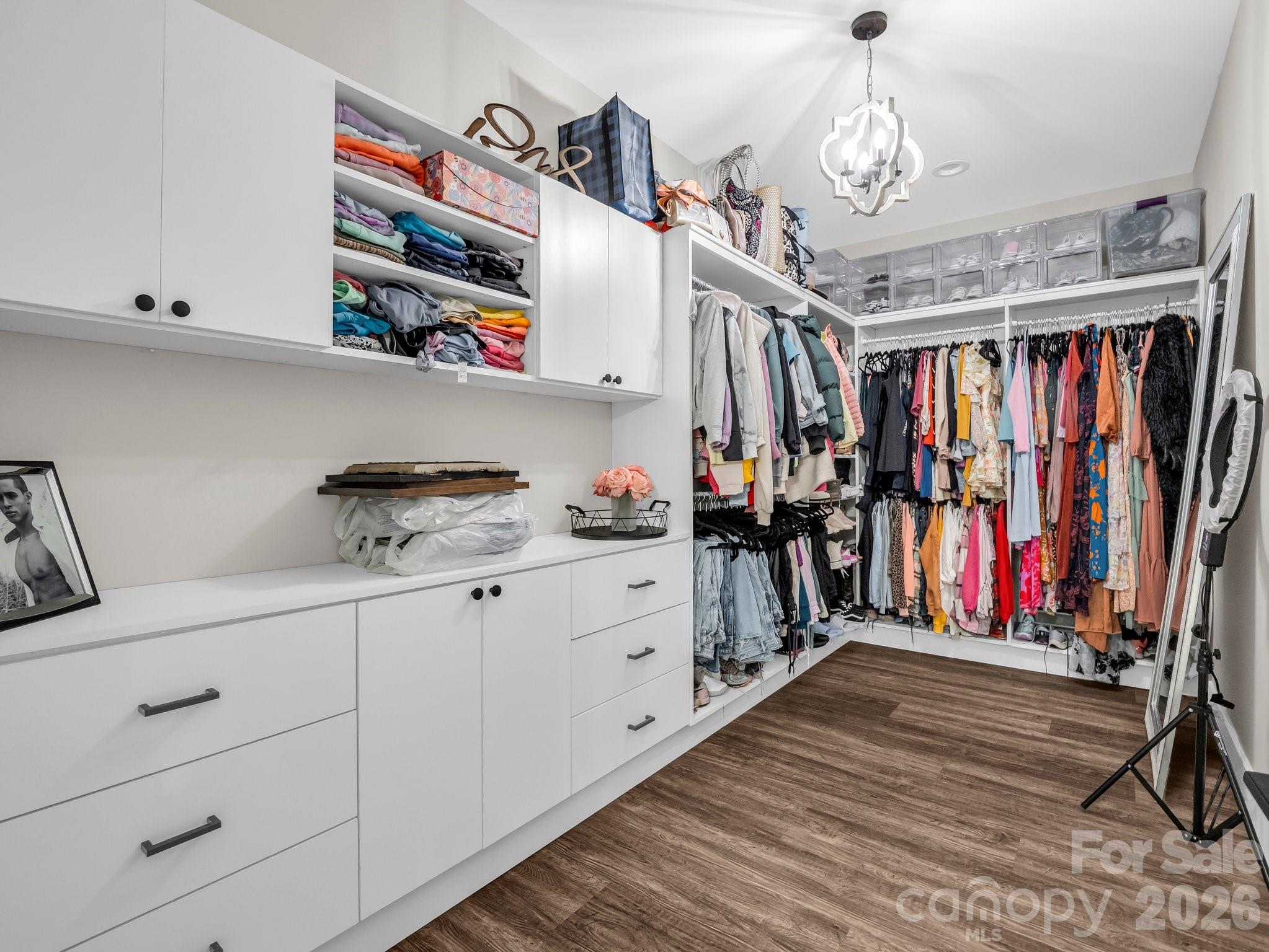 5717 Turnpike Road — Horse Shoe