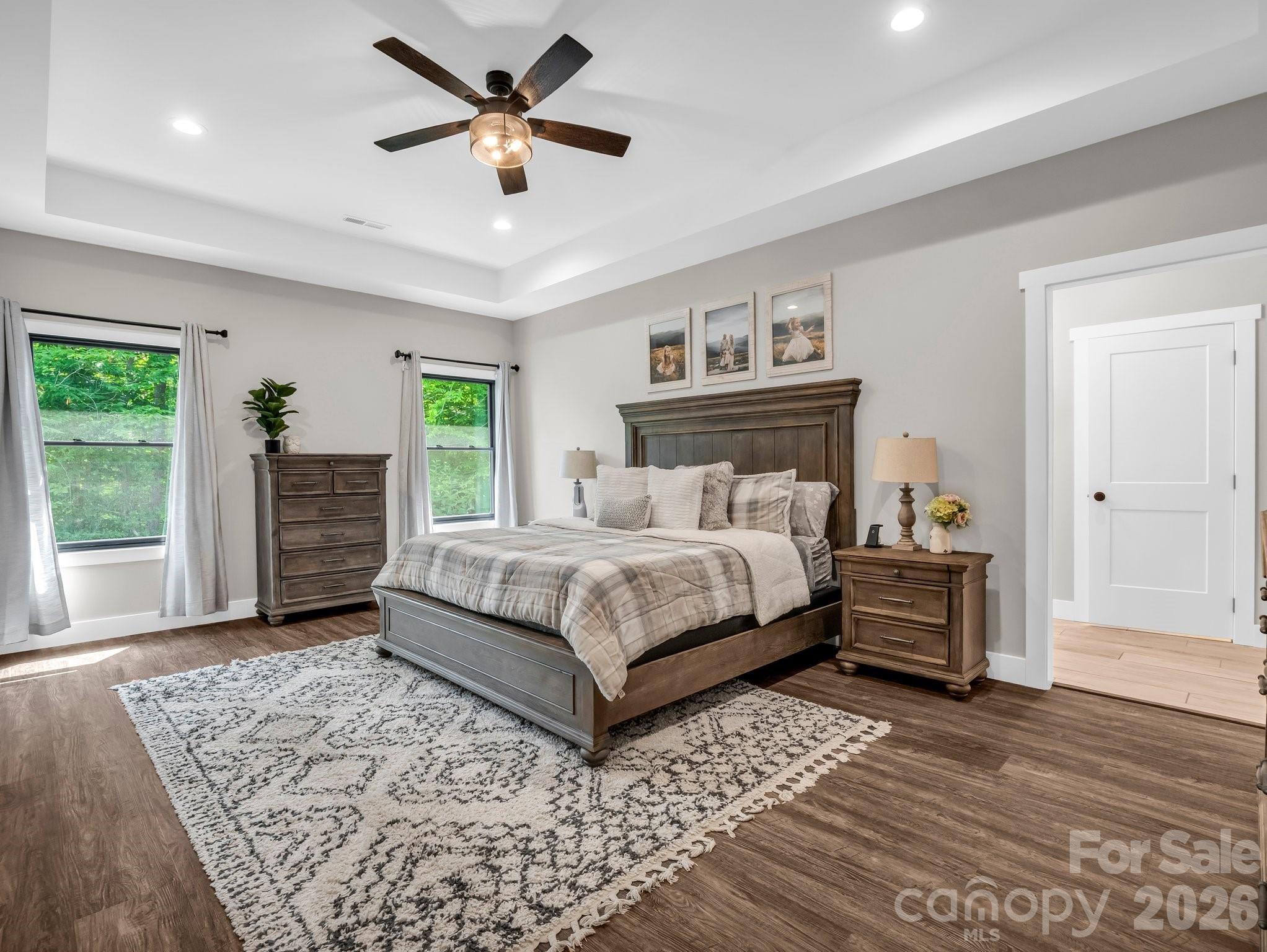 5717 Turnpike Road — Horse Shoe