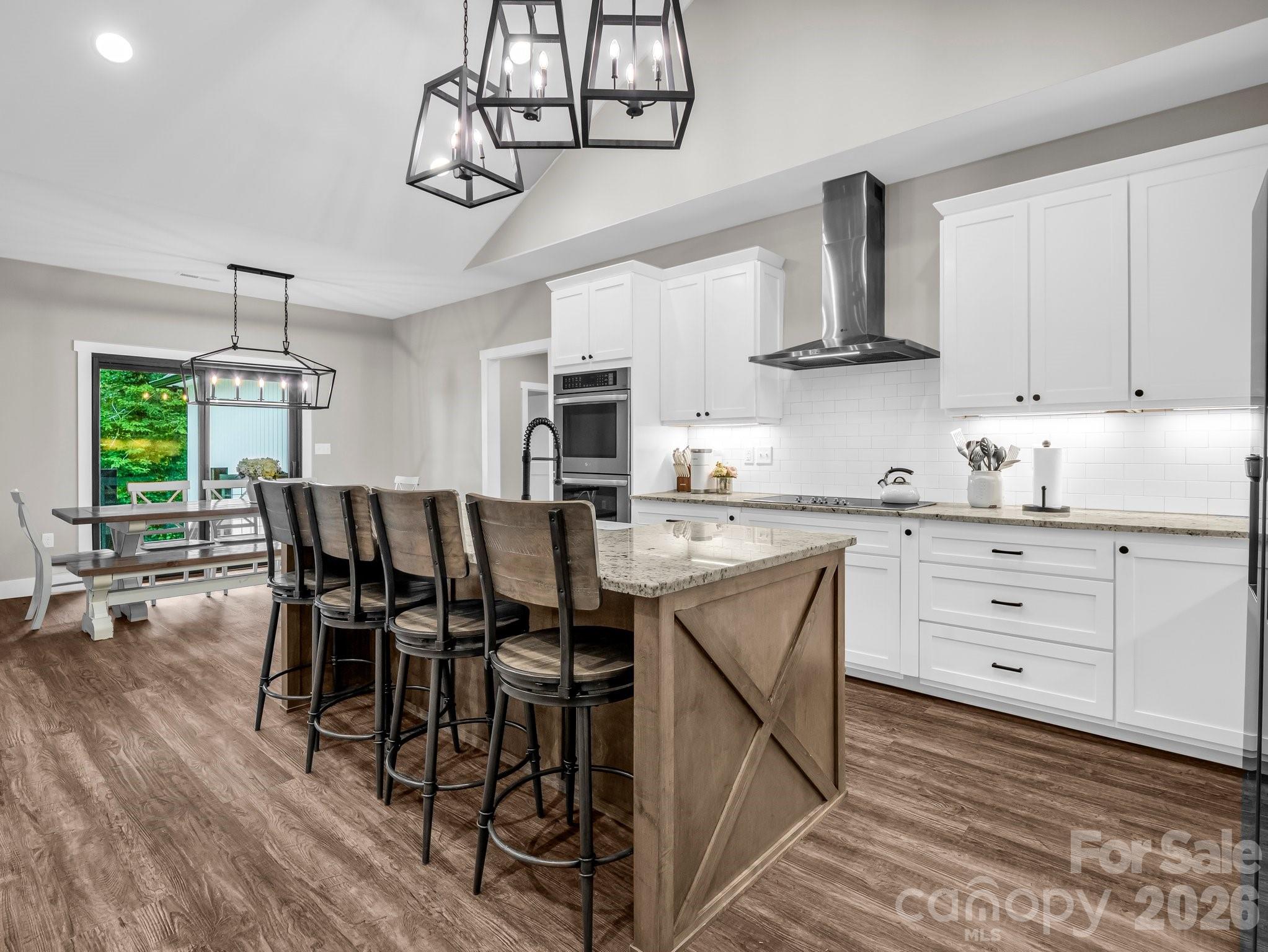 5717 Turnpike Road — Horse Shoe