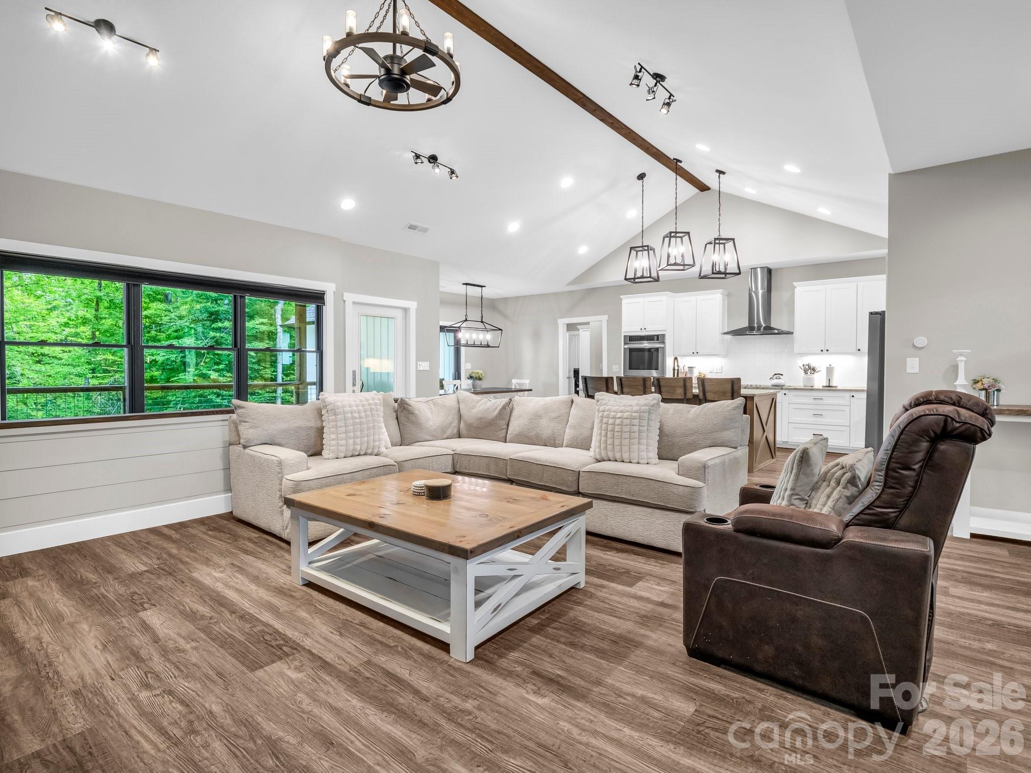 5717 Turnpike Road — Horse Shoe