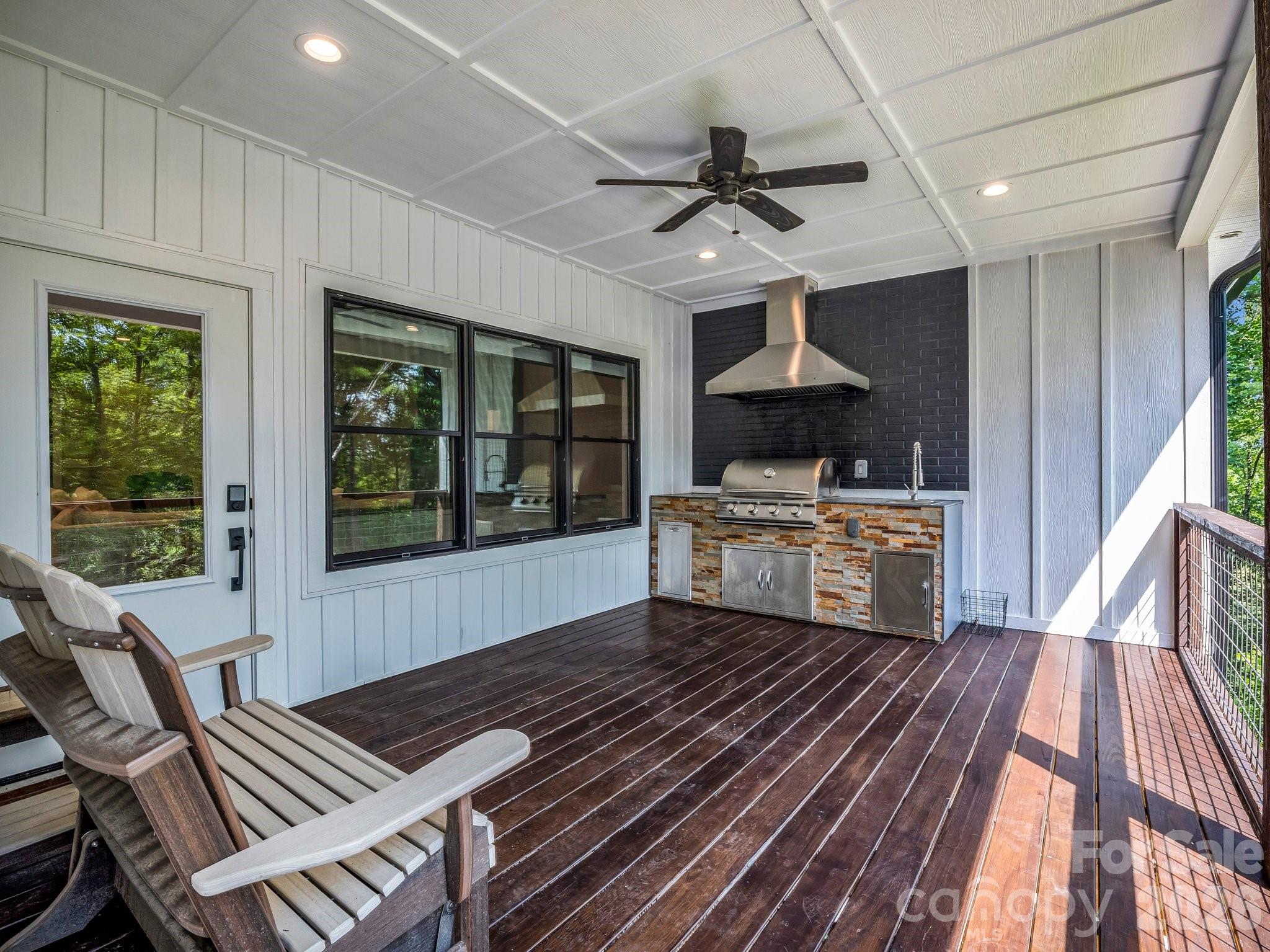 5717 Turnpike Road — Horse Shoe