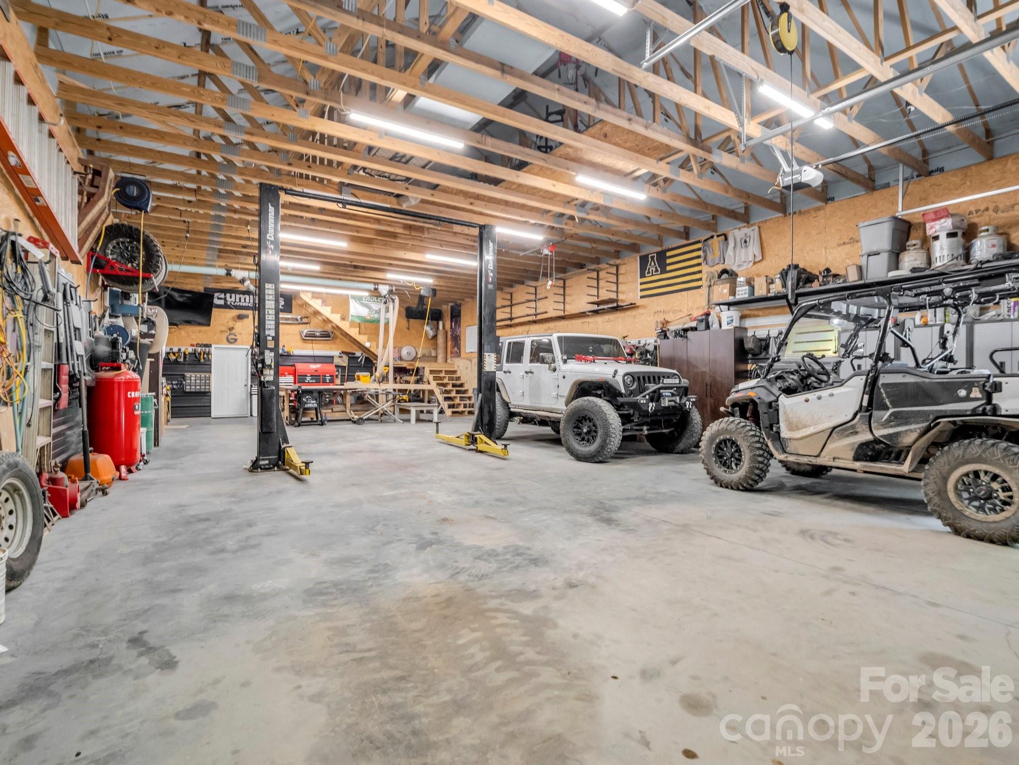 5717 Turnpike Road — Horse Shoe