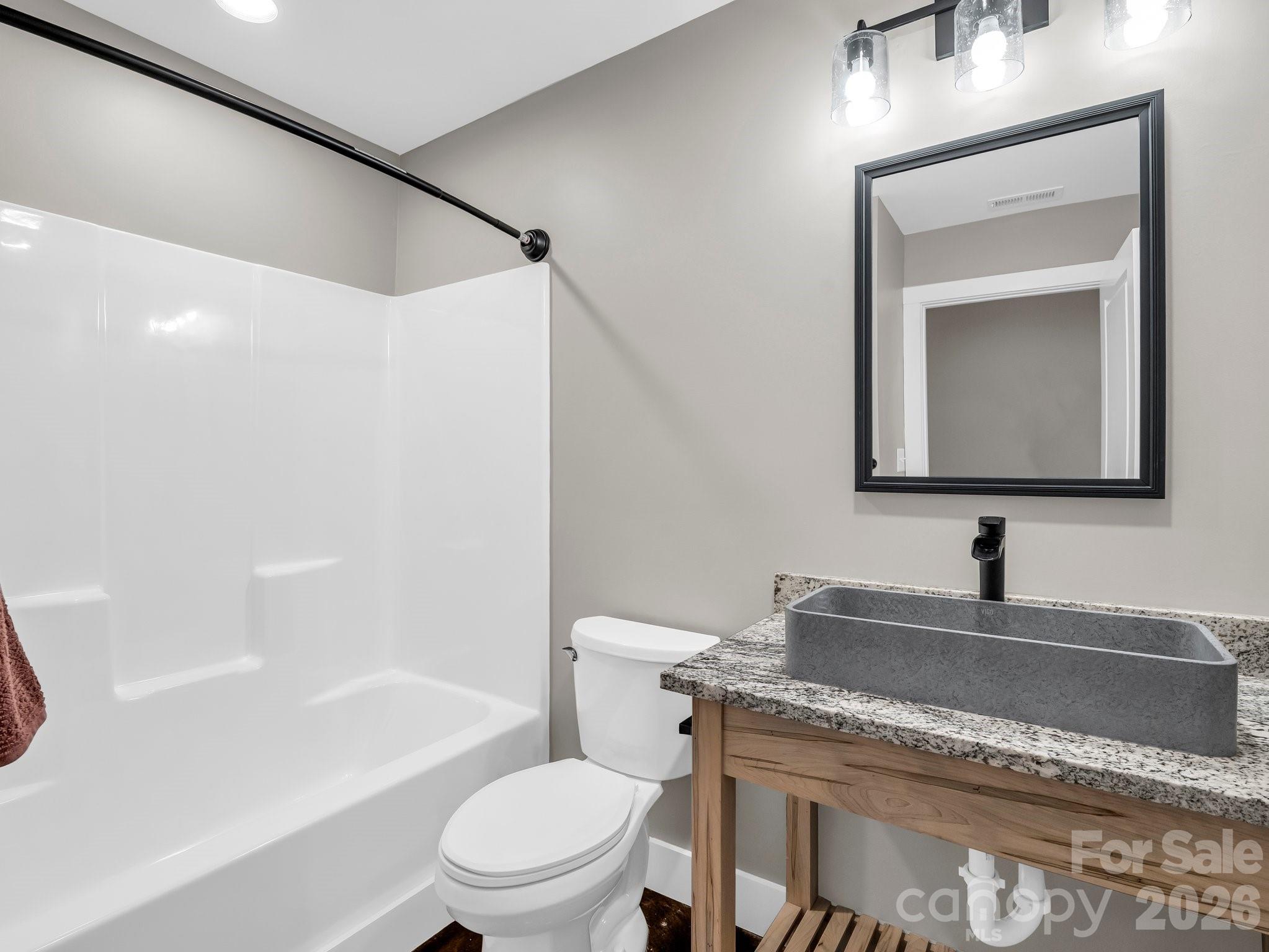 5717 Turnpike Road — Horse Shoe