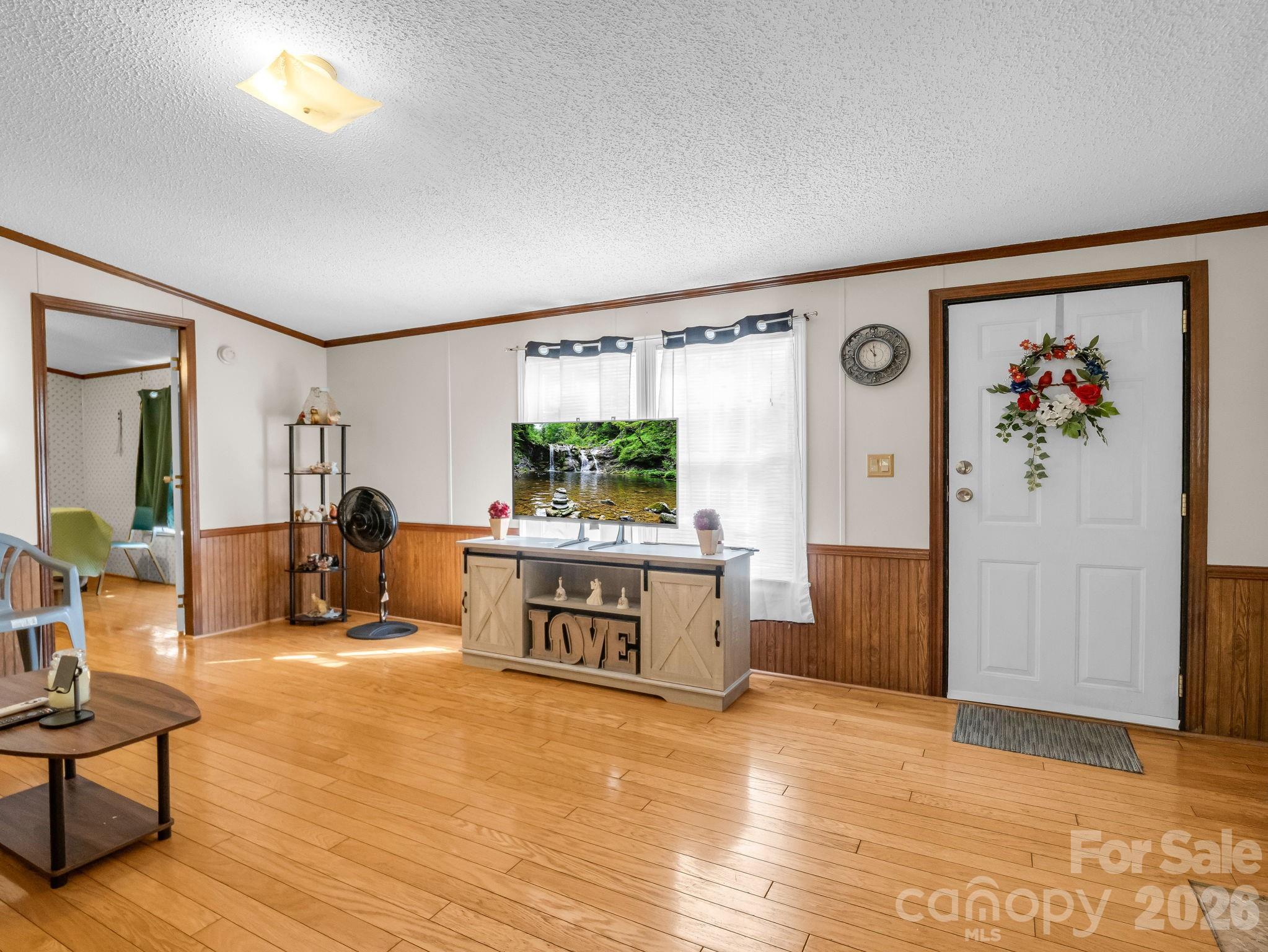 208 Oak Drive — Shelby