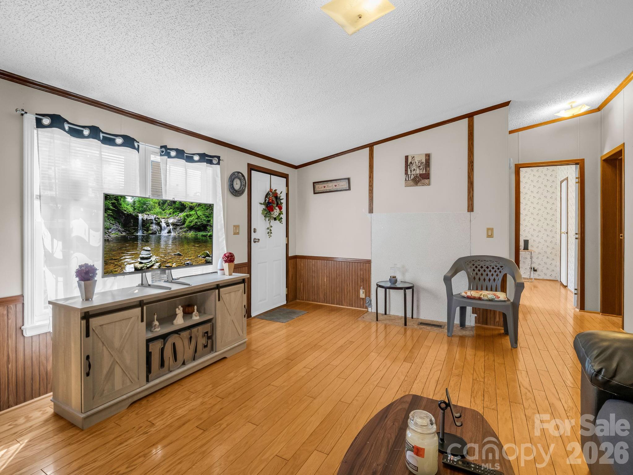 208 Oak Drive — Shelby