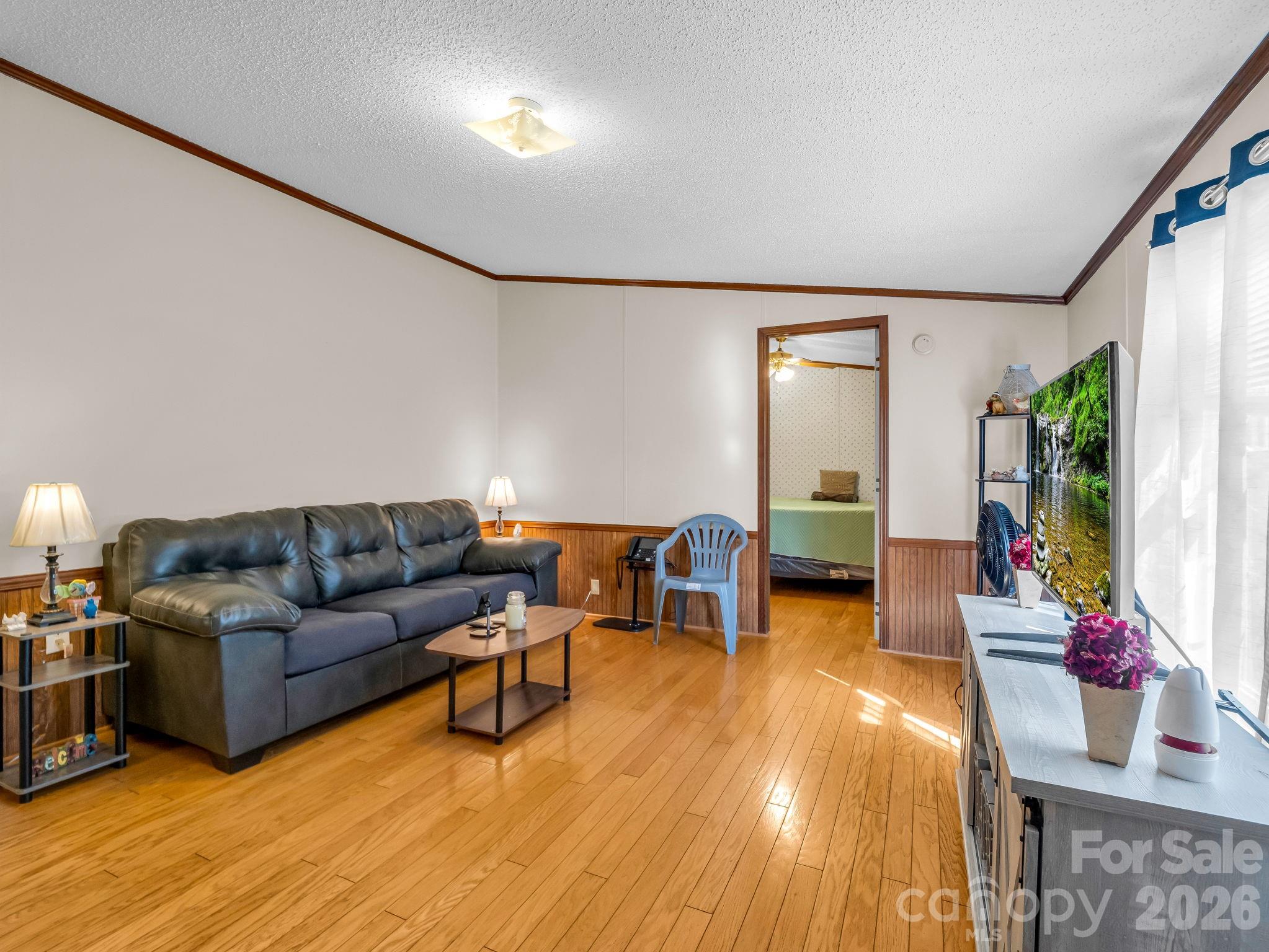 208 Oak Drive — Shelby