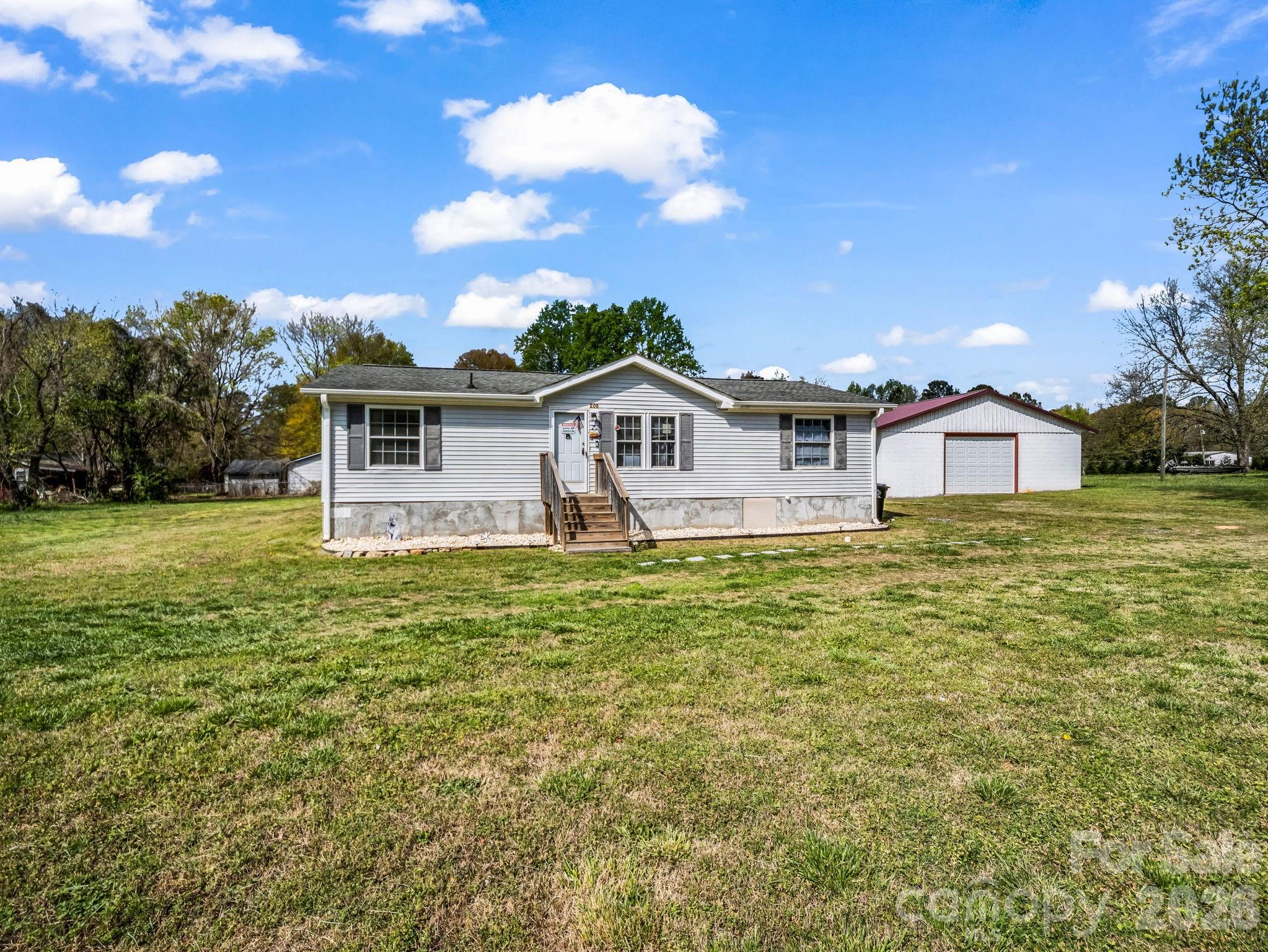 208 Oak Drive — Shelby