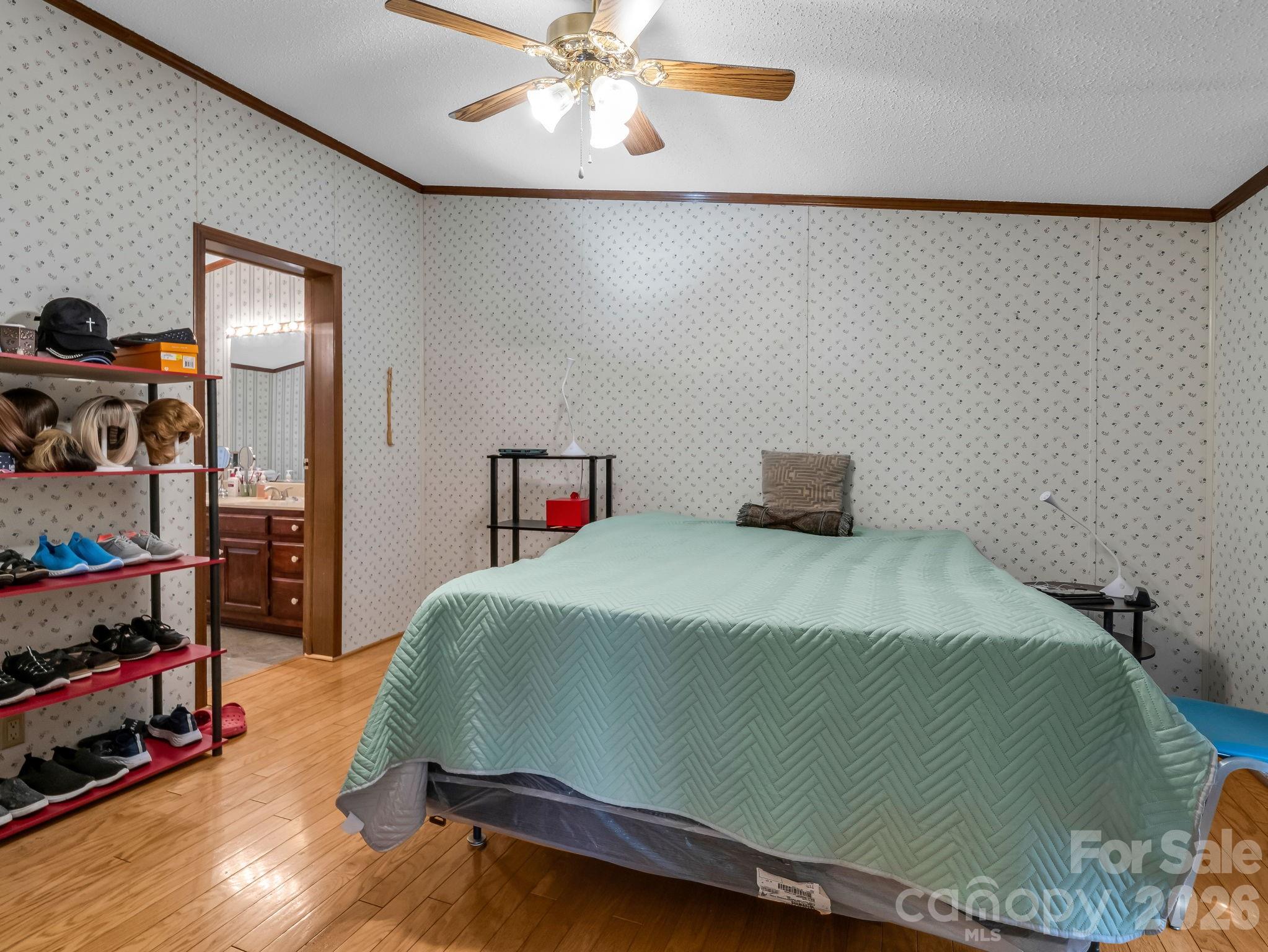 208 Oak Drive — Shelby