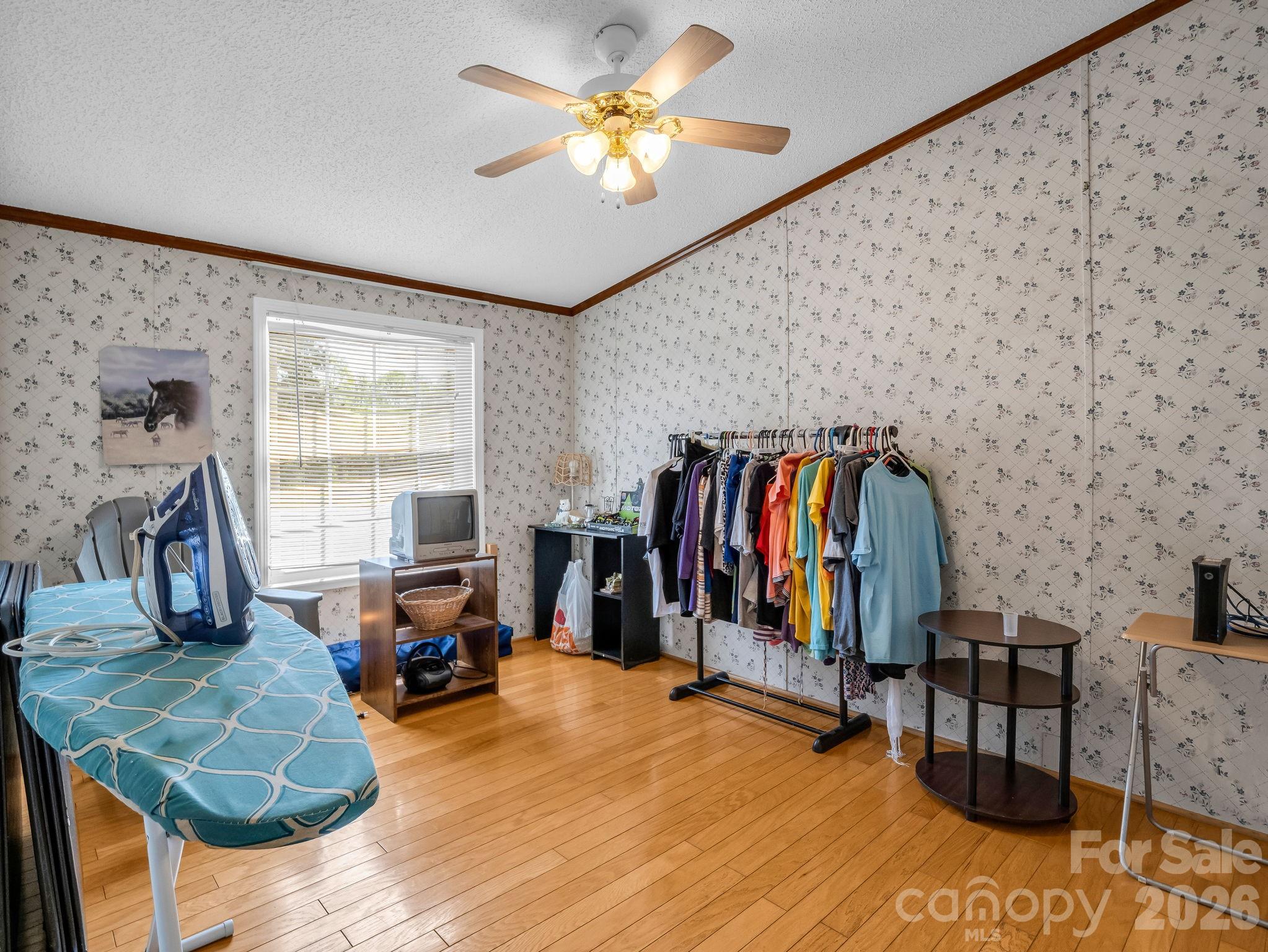 208 Oak Drive — Shelby