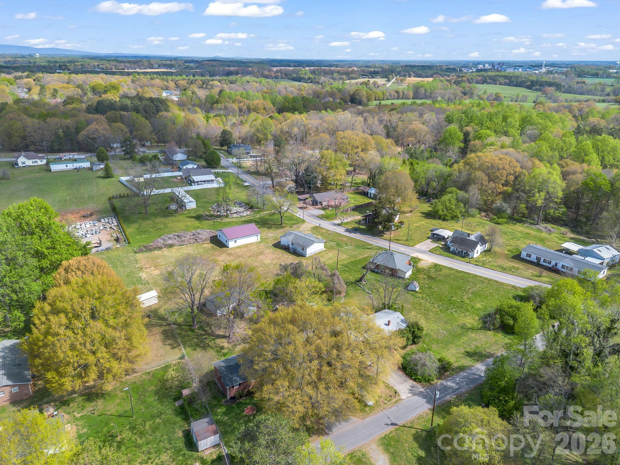 208 Oak Drive — Shelby