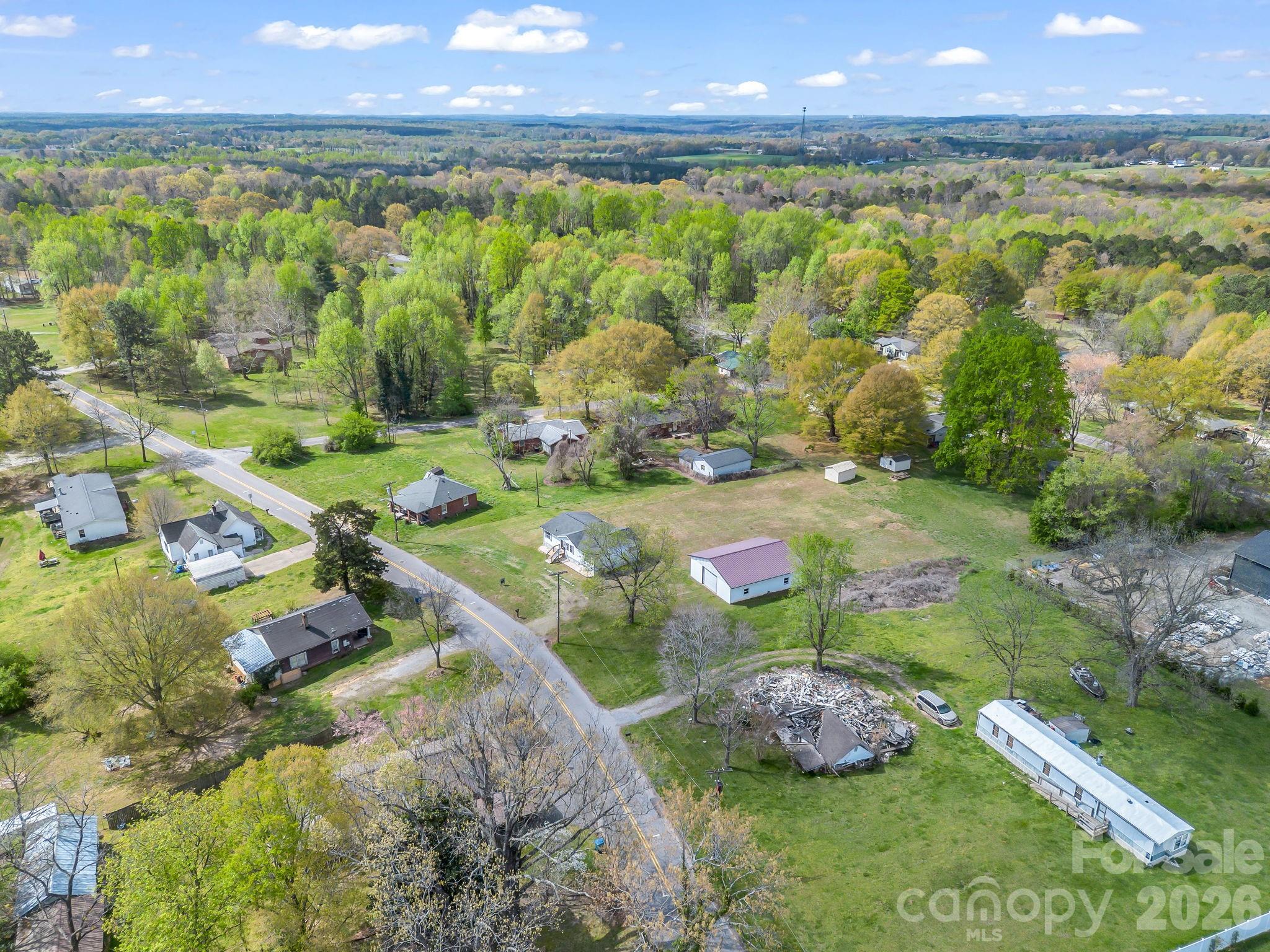 208 Oak Drive — Shelby