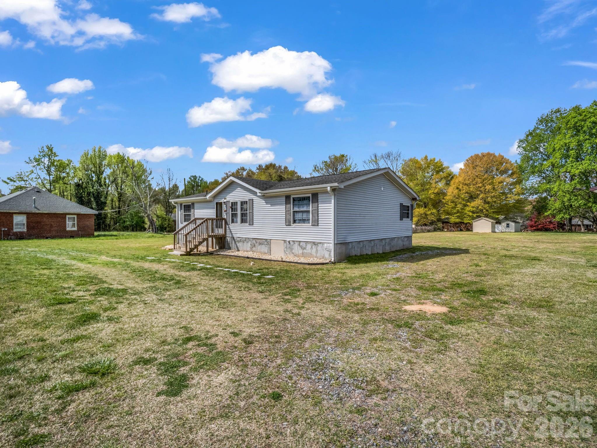 208 Oak Drive — Shelby
