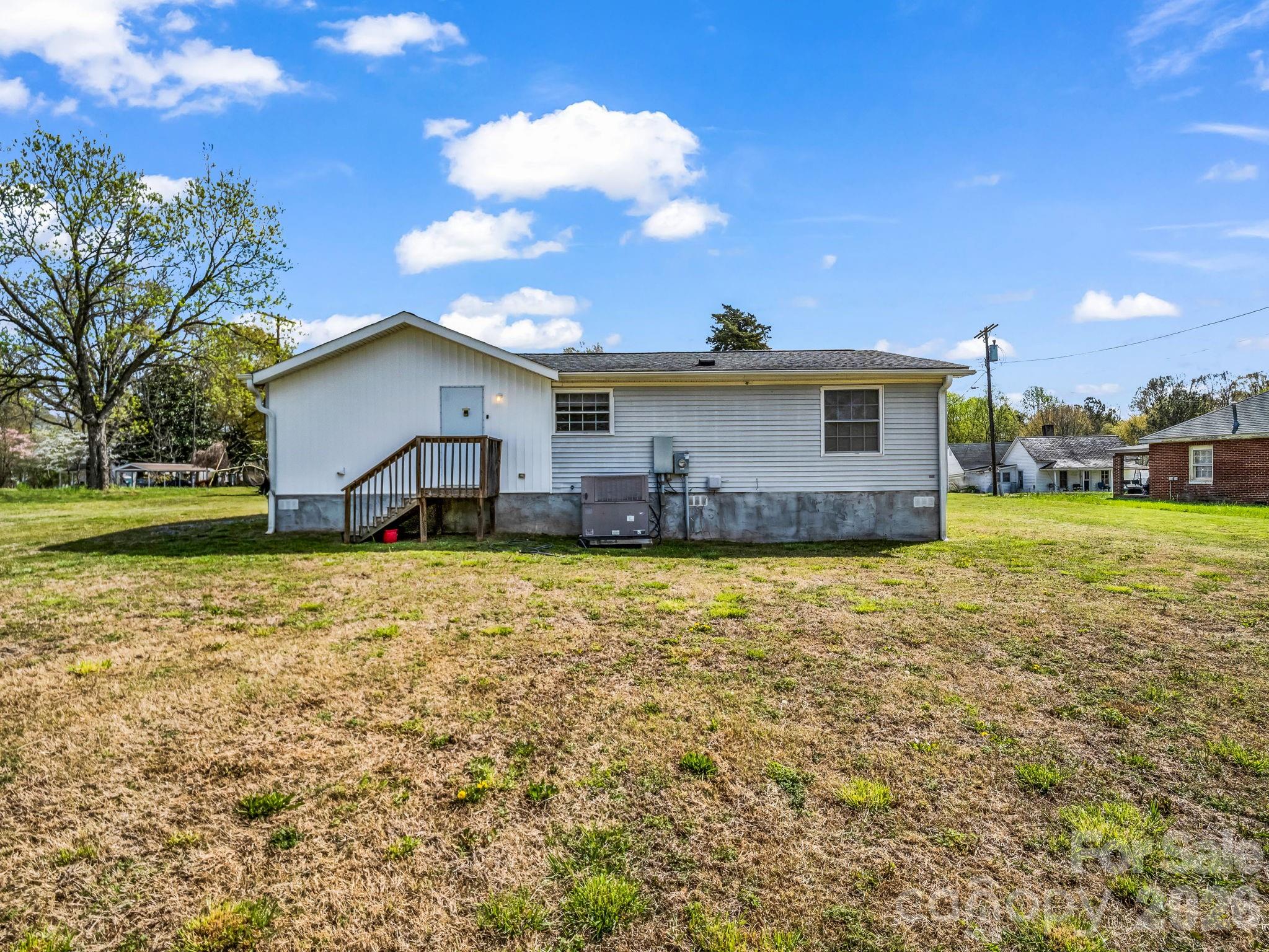 208 Oak Drive — Shelby