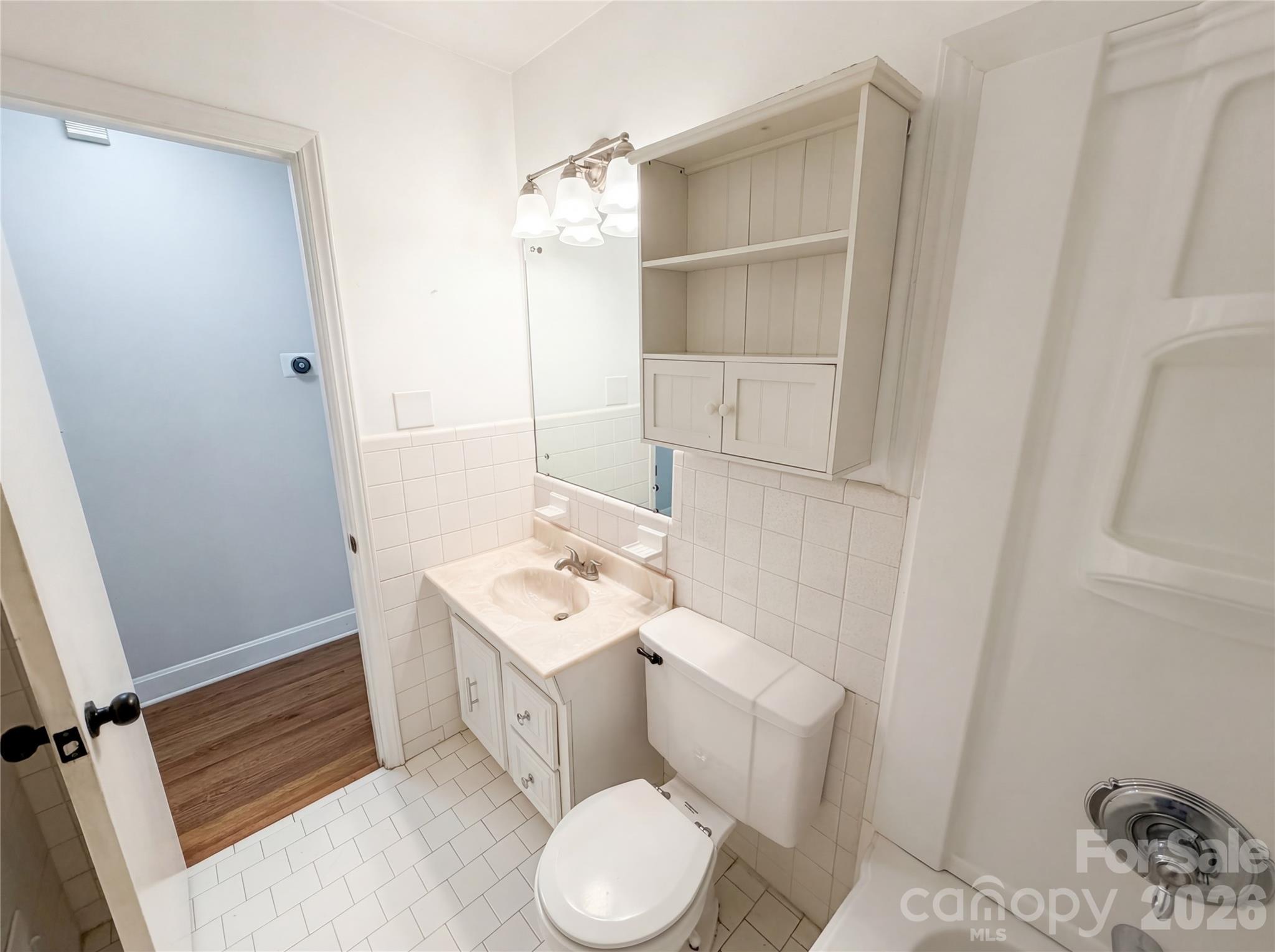 6621 Starcrest Drive — Charlotte