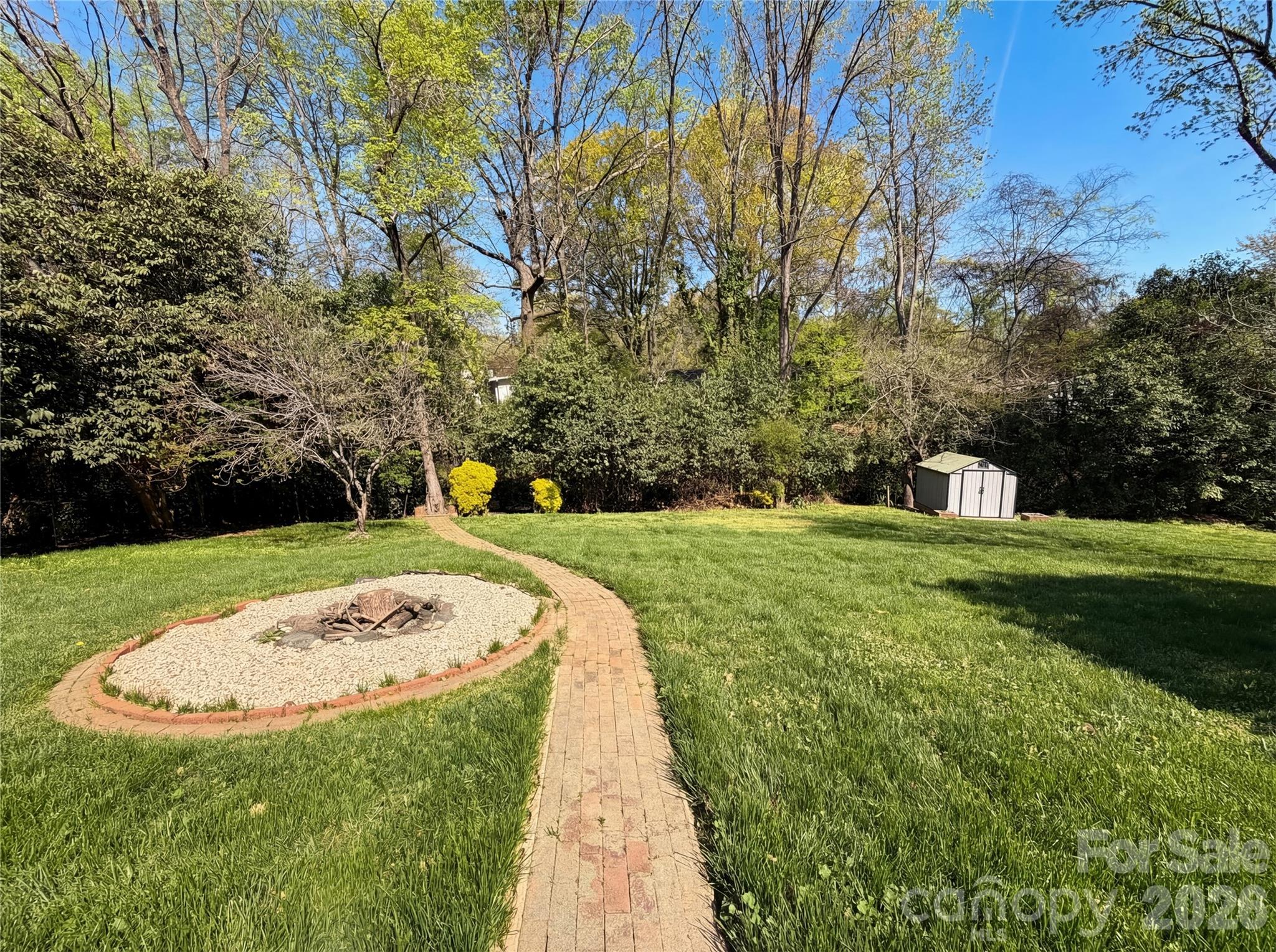 6621 Starcrest Drive — Charlotte