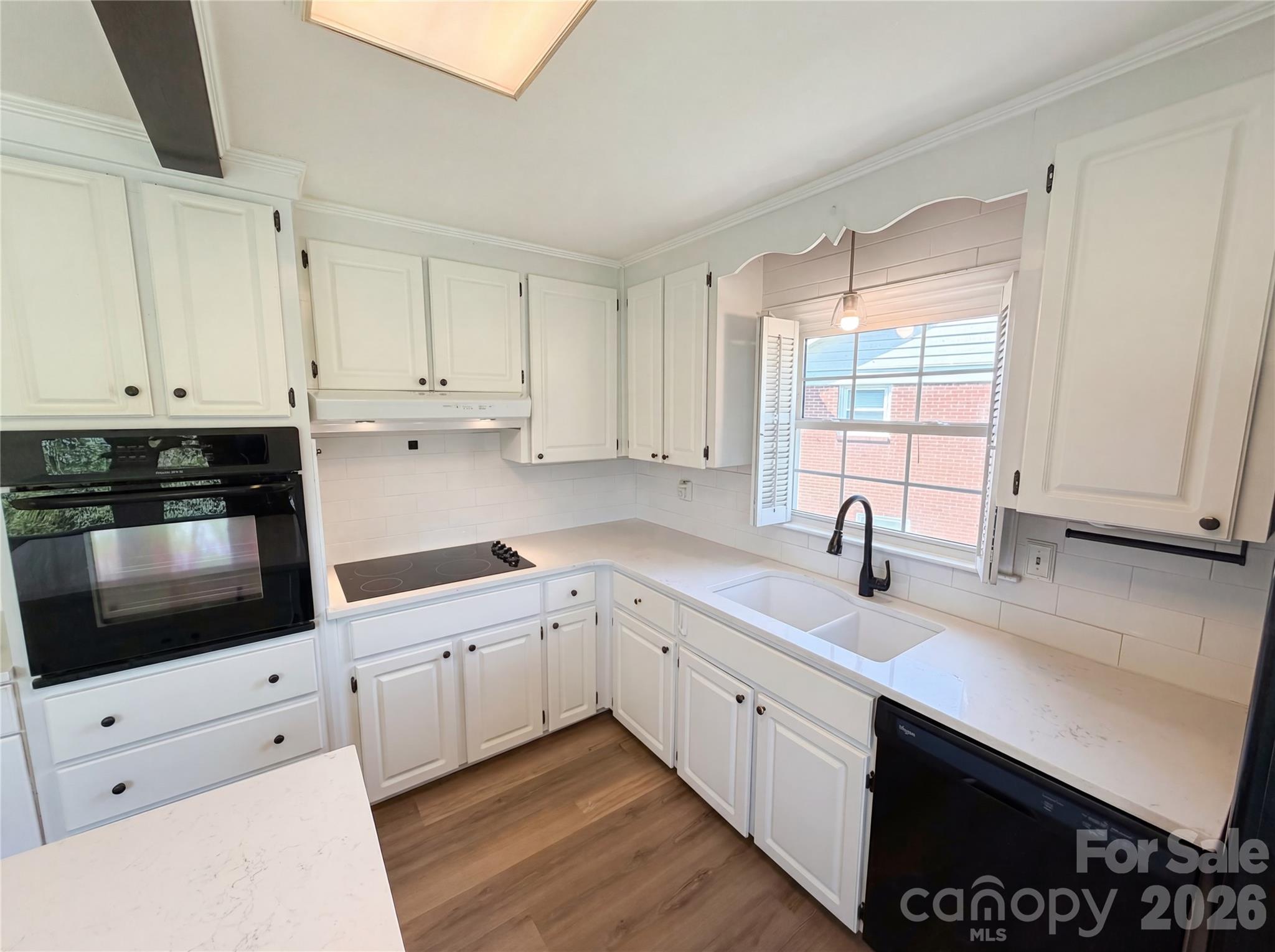6621 Starcrest Drive — Charlotte