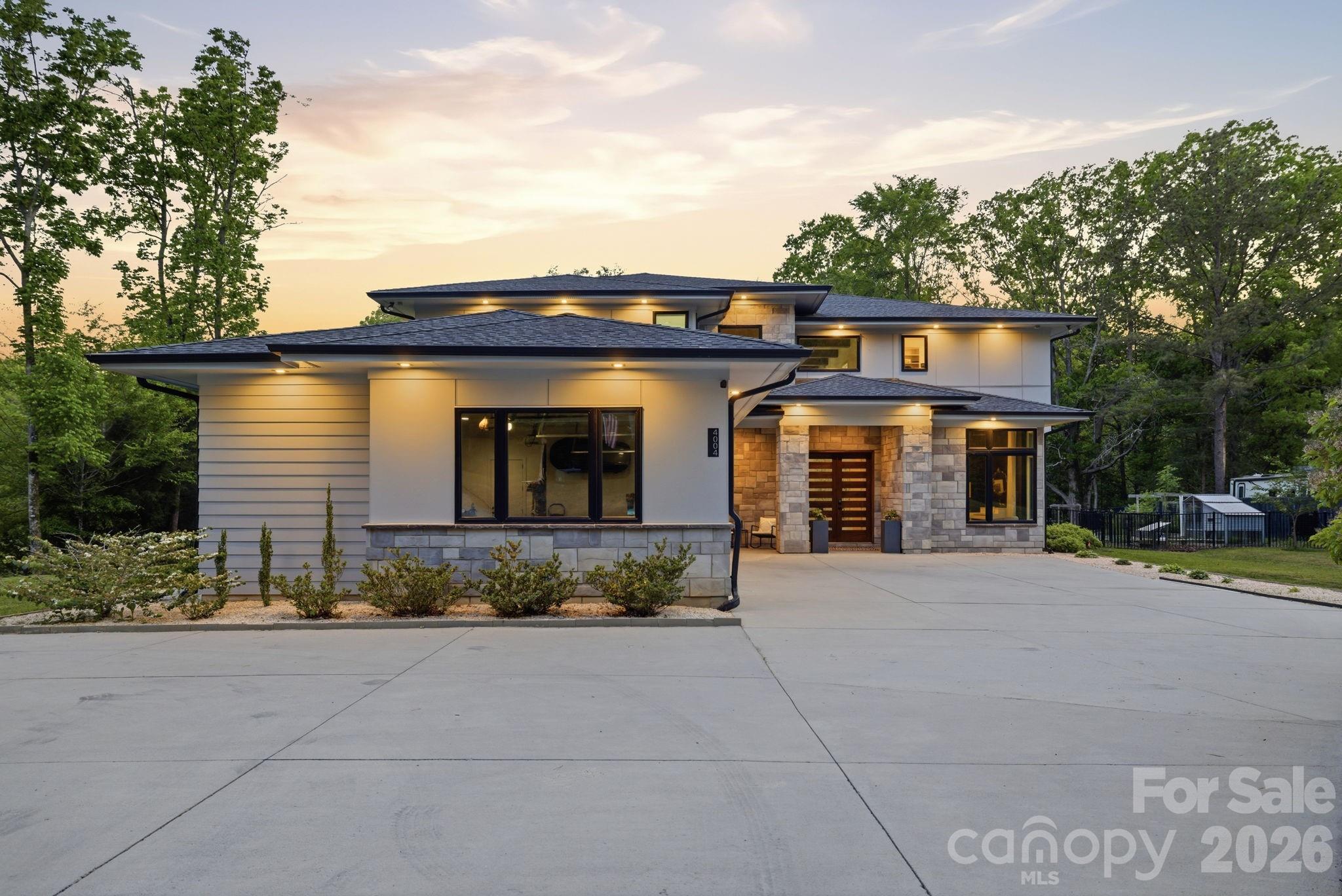 4004 Oldstone Forest Drive — Waxhaw