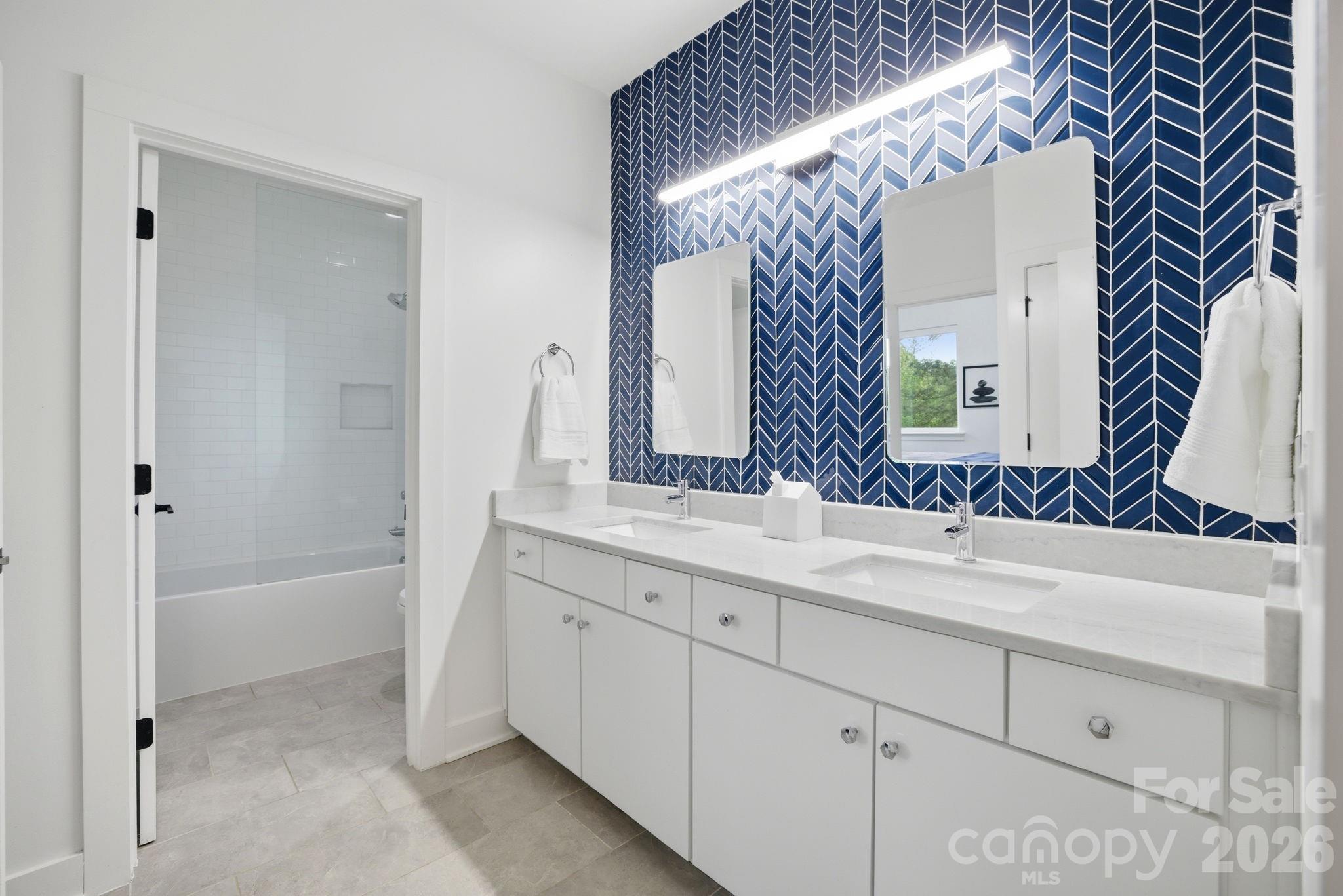 4004 Oldstone Forest Drive — Waxhaw