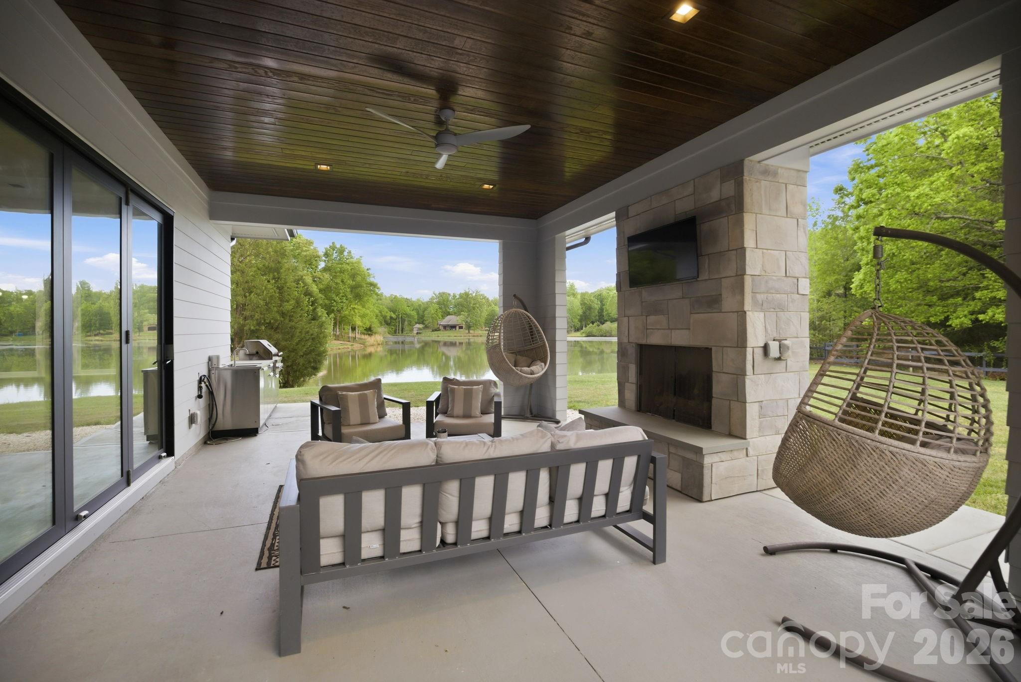 4004 Oldstone Forest Drive — Waxhaw