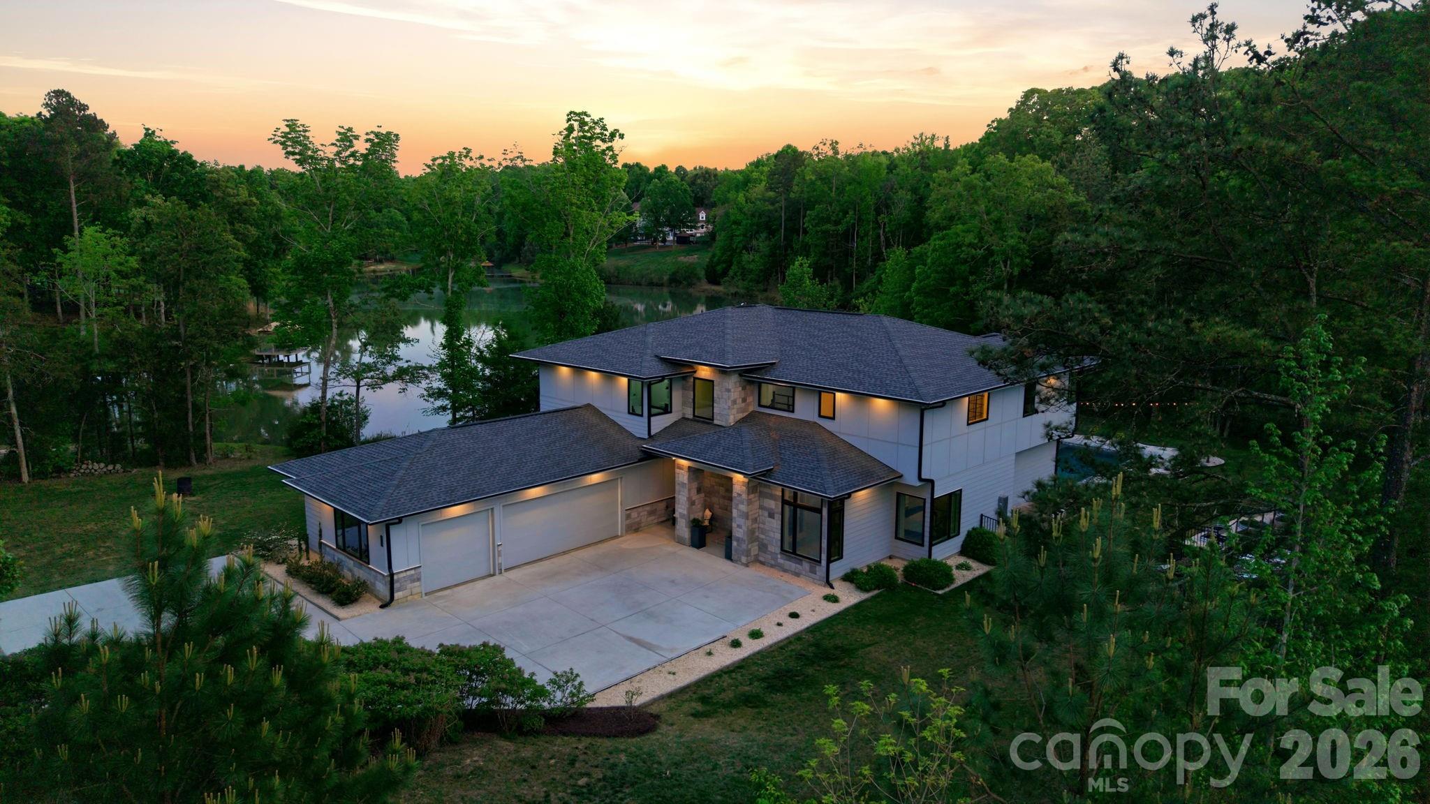4004 Oldstone Forest Drive — Waxhaw