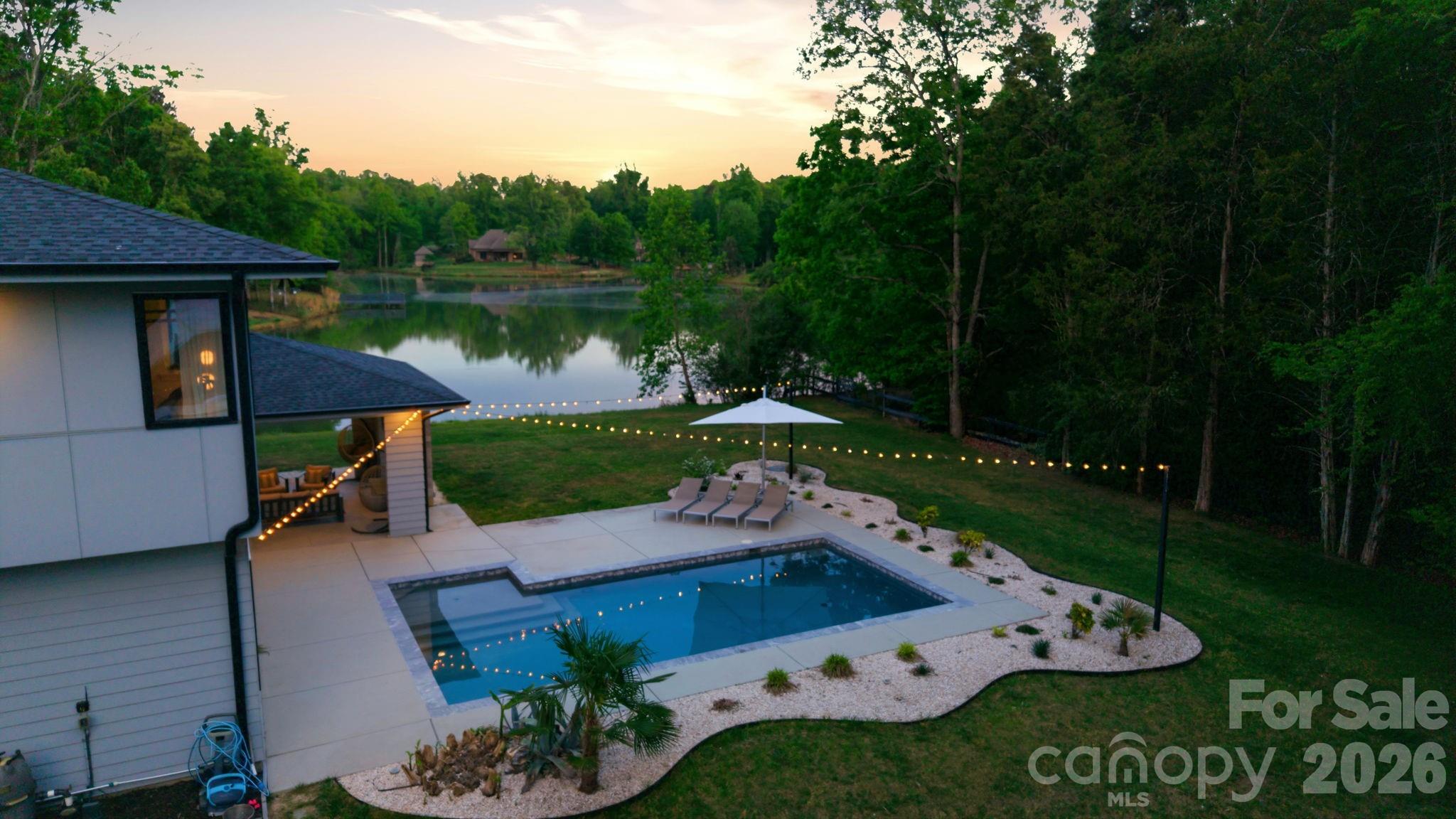 4004 Oldstone Forest Drive — Waxhaw