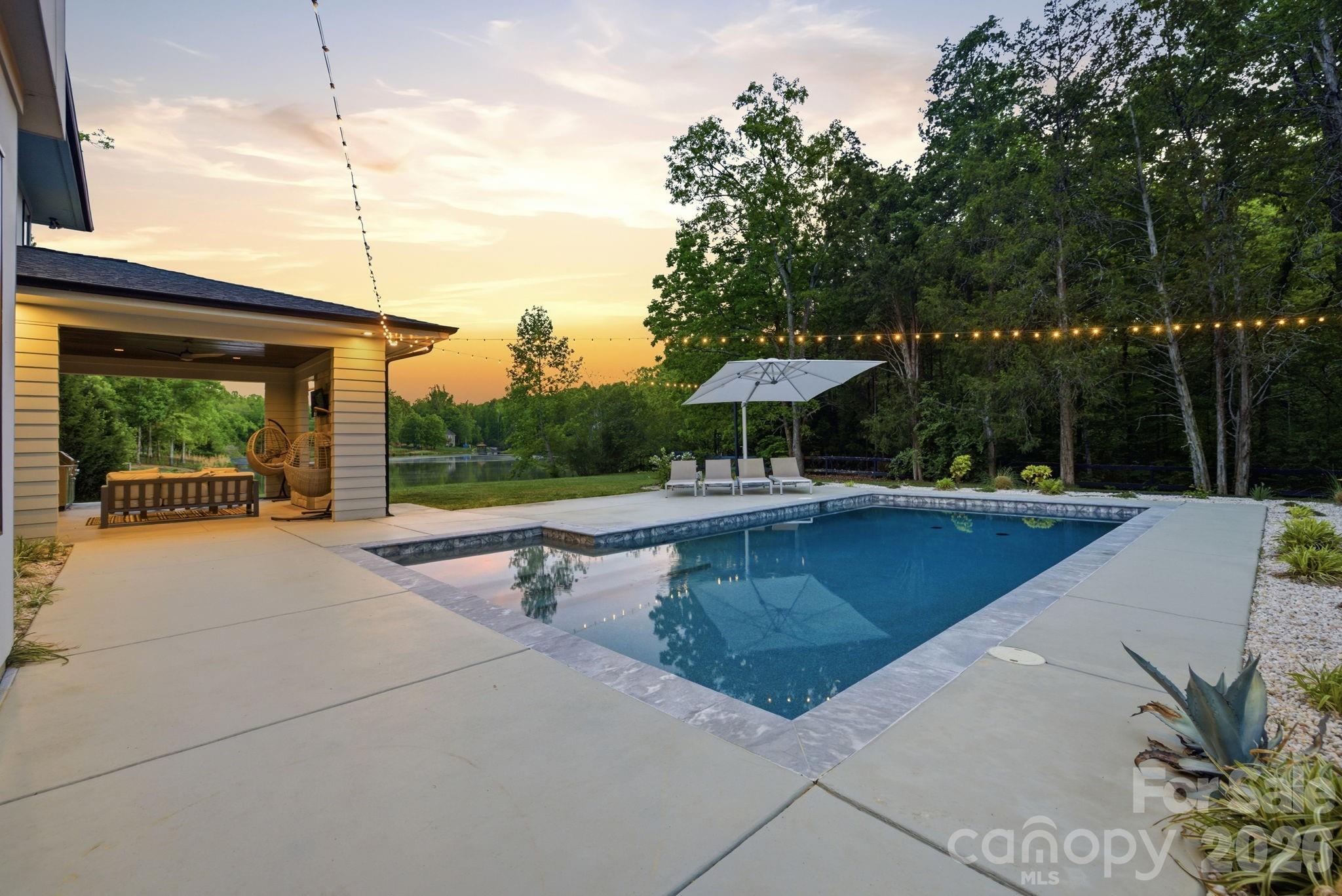 4004 Oldstone Forest Drive — Waxhaw