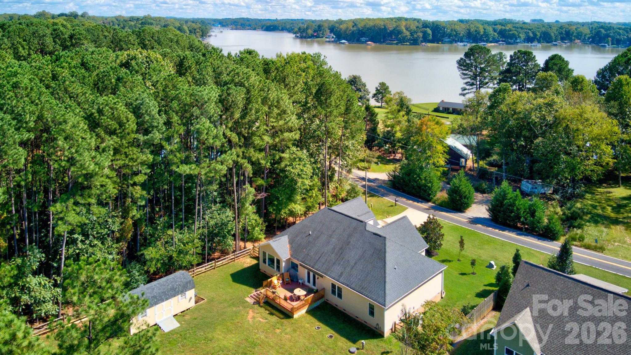 626 Kenway Loop — Mooresville