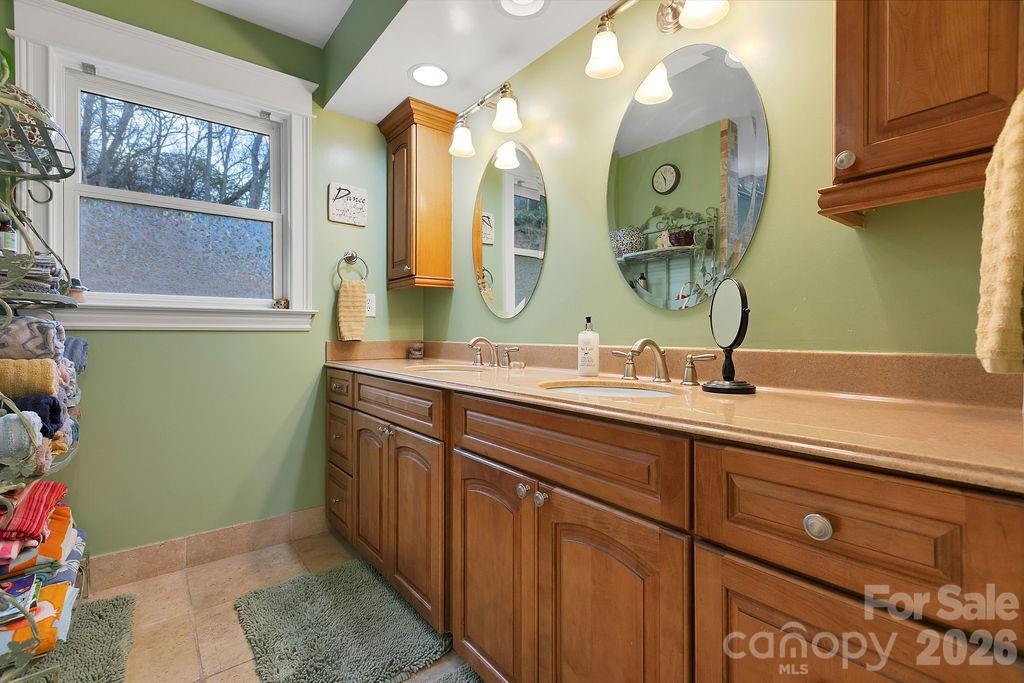 410 Forest Lake Road — Brevard