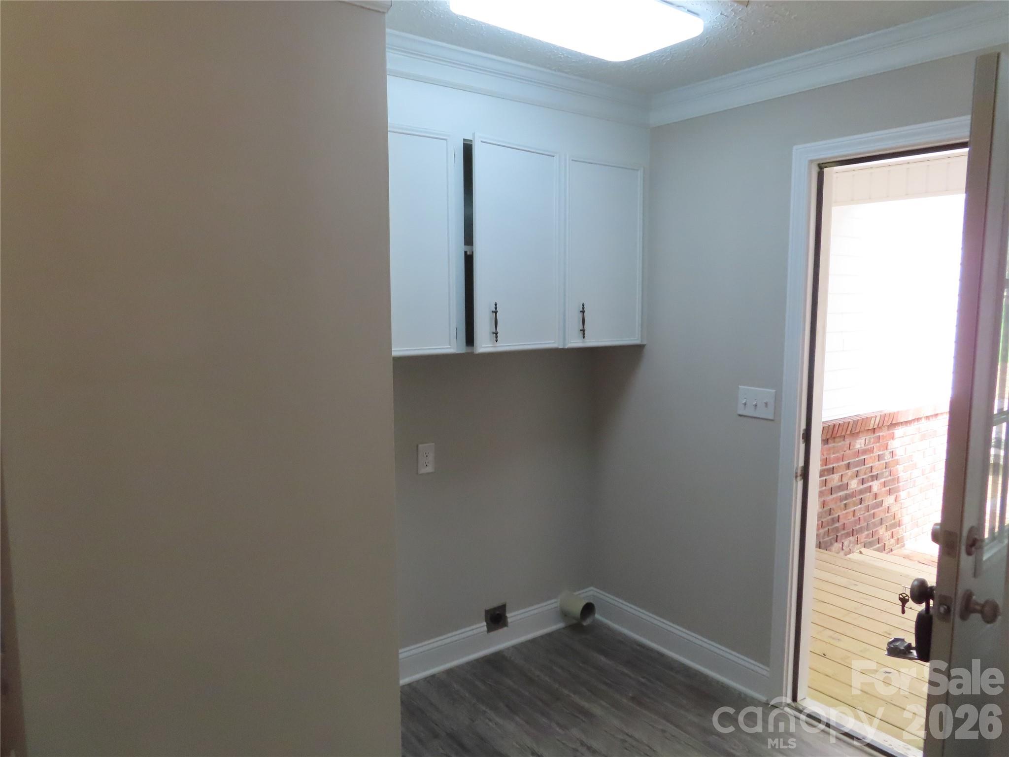 3095 Hillcrest Road — York