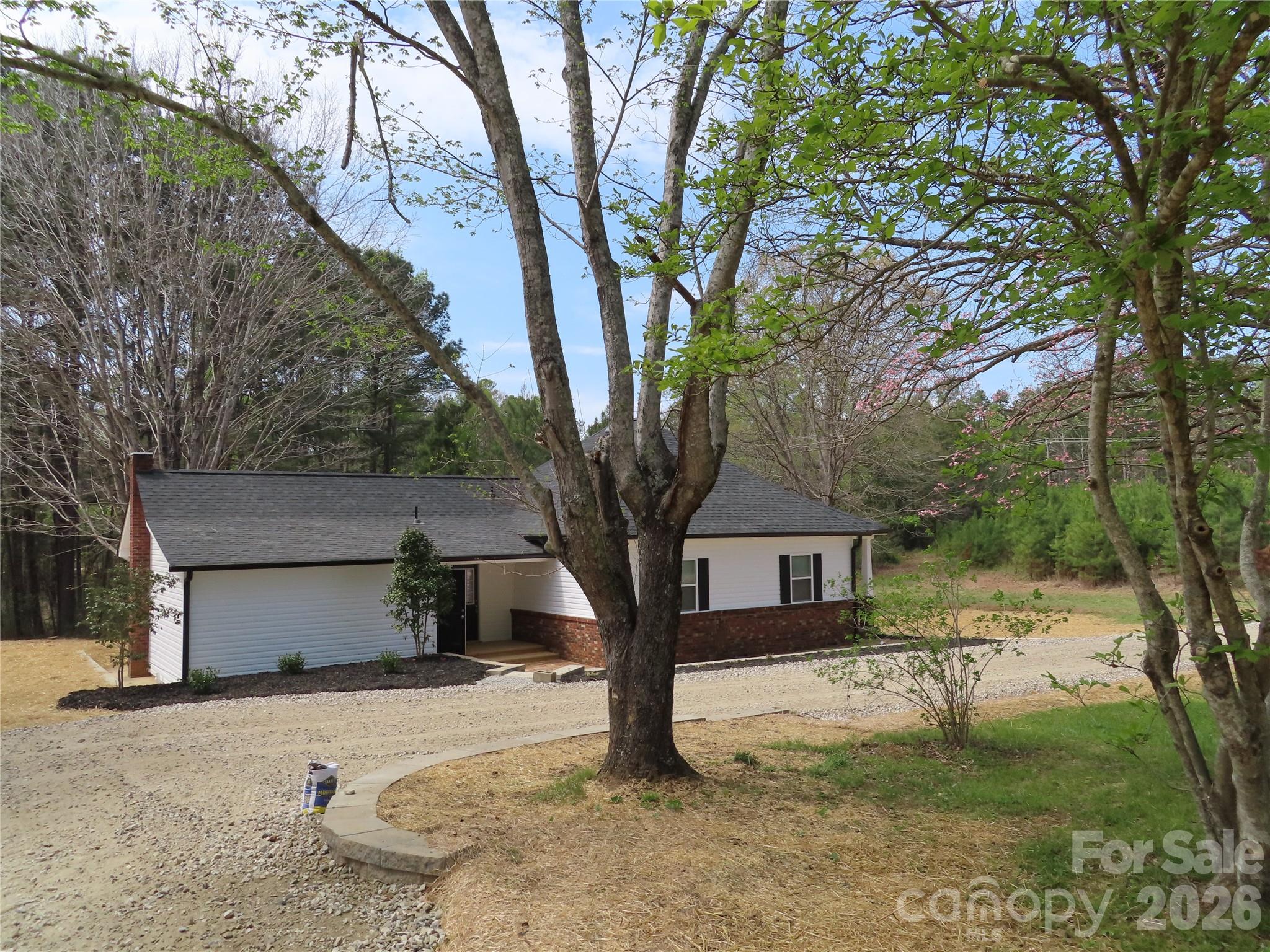 3095 Hillcrest Road — York