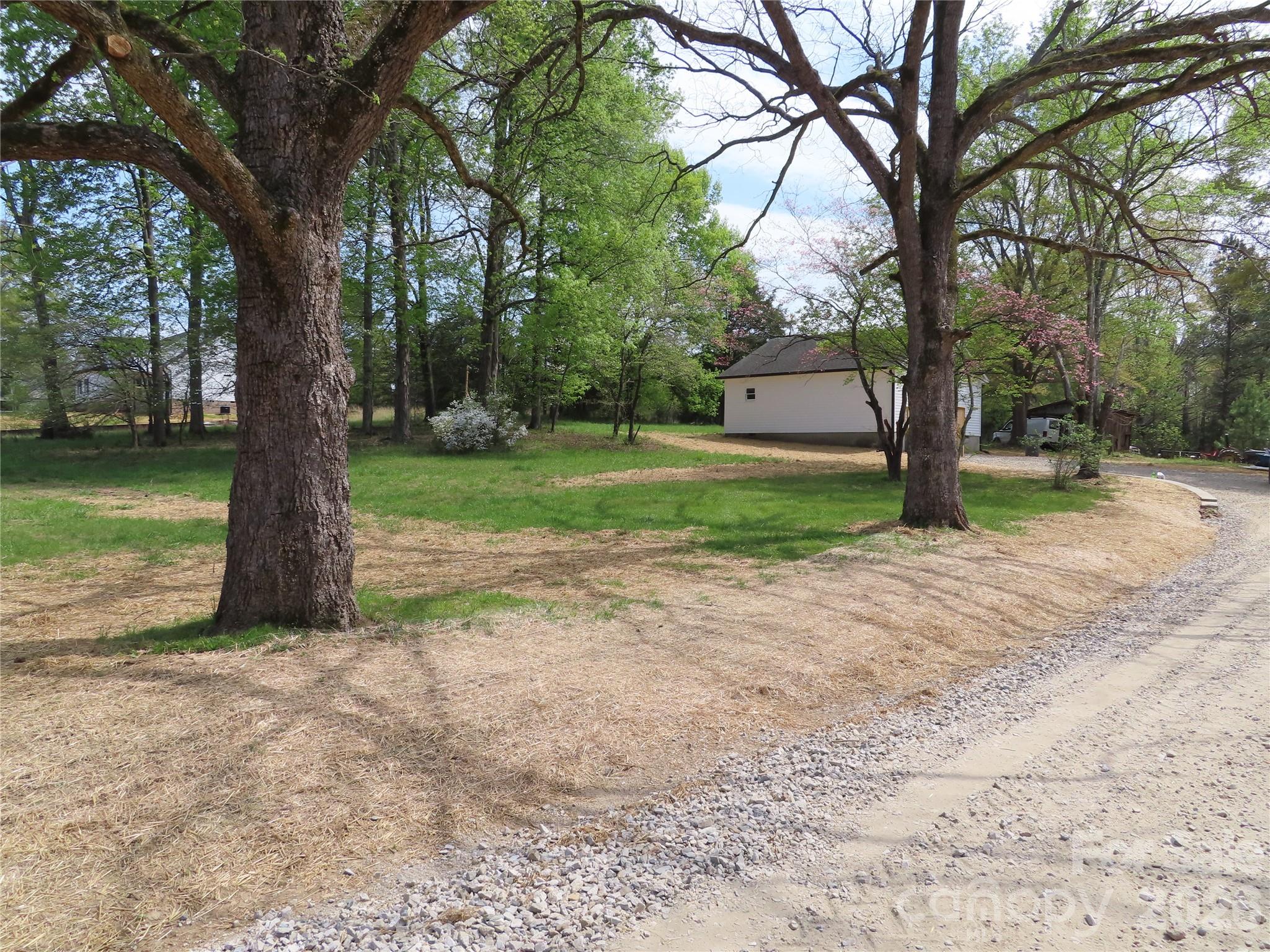 3095 Hillcrest Road — York