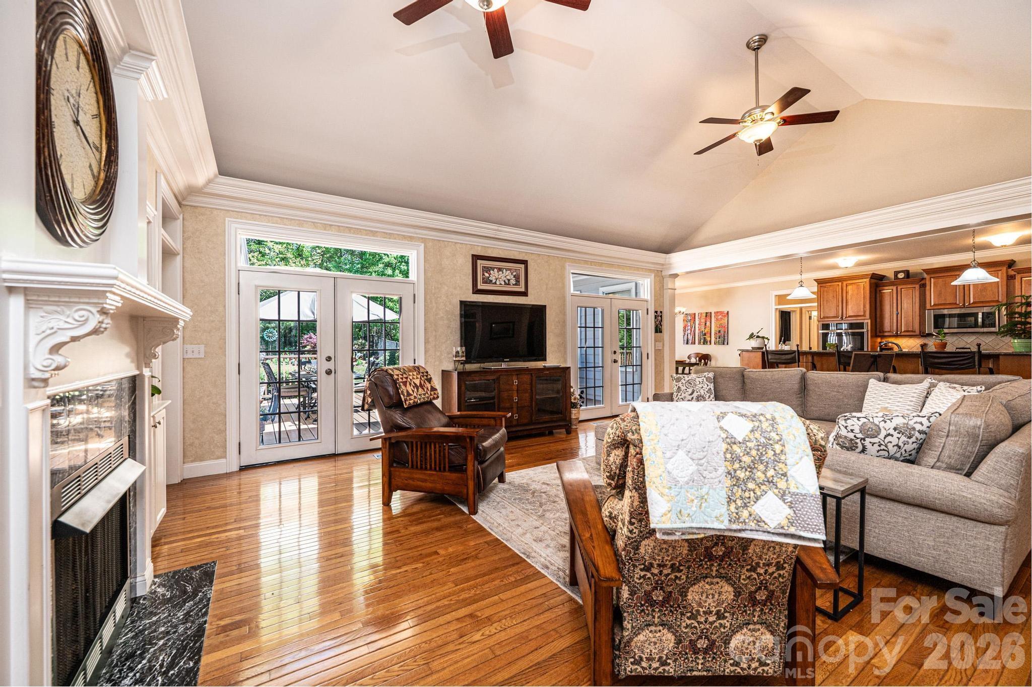 3085 James Street — Catawba