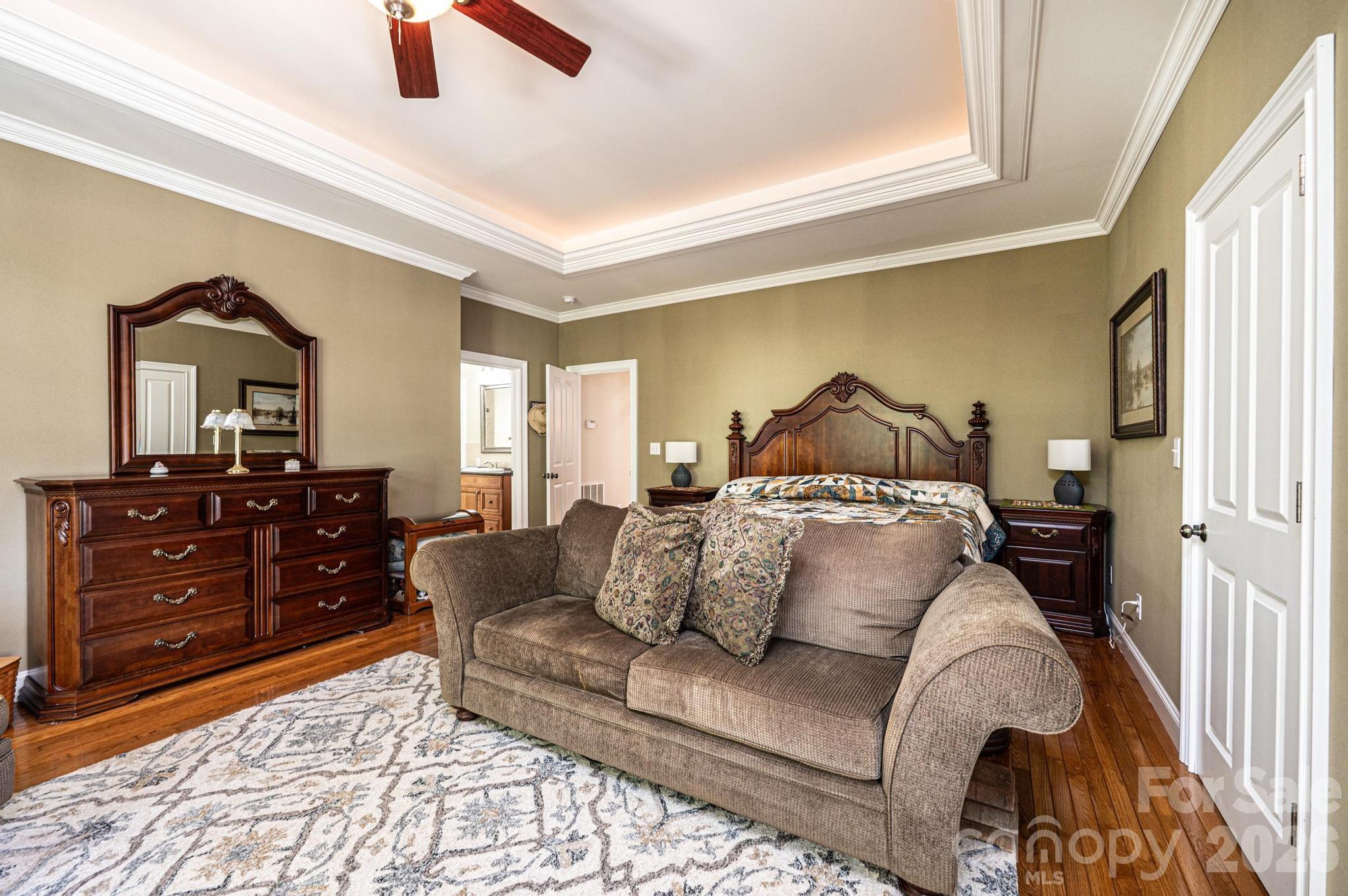 3085 James Street — Catawba
