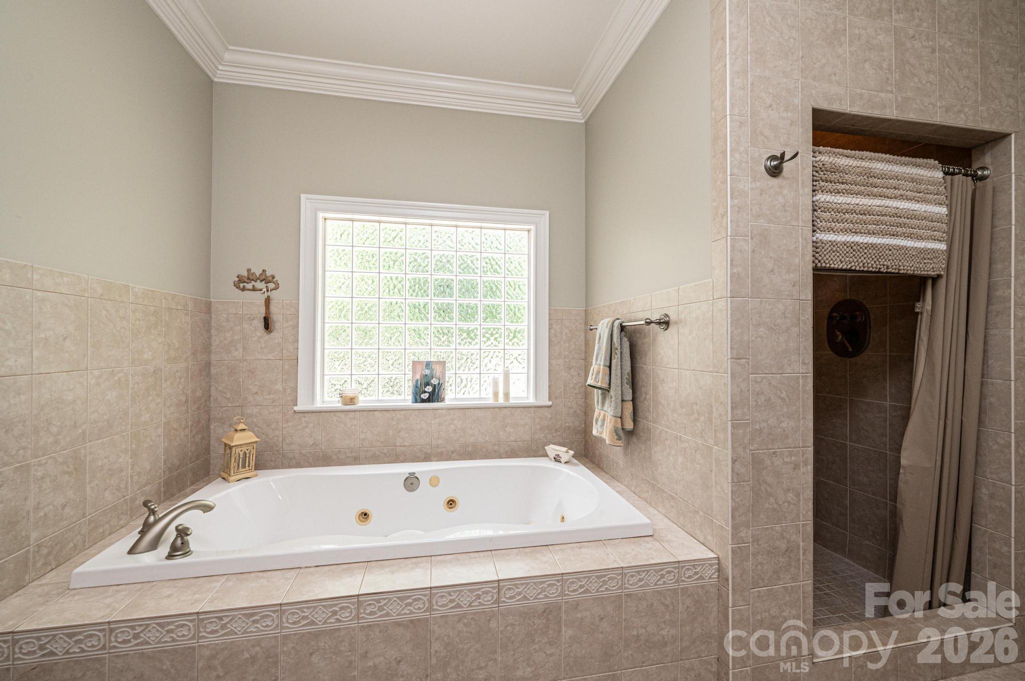 3085 James Street — Catawba