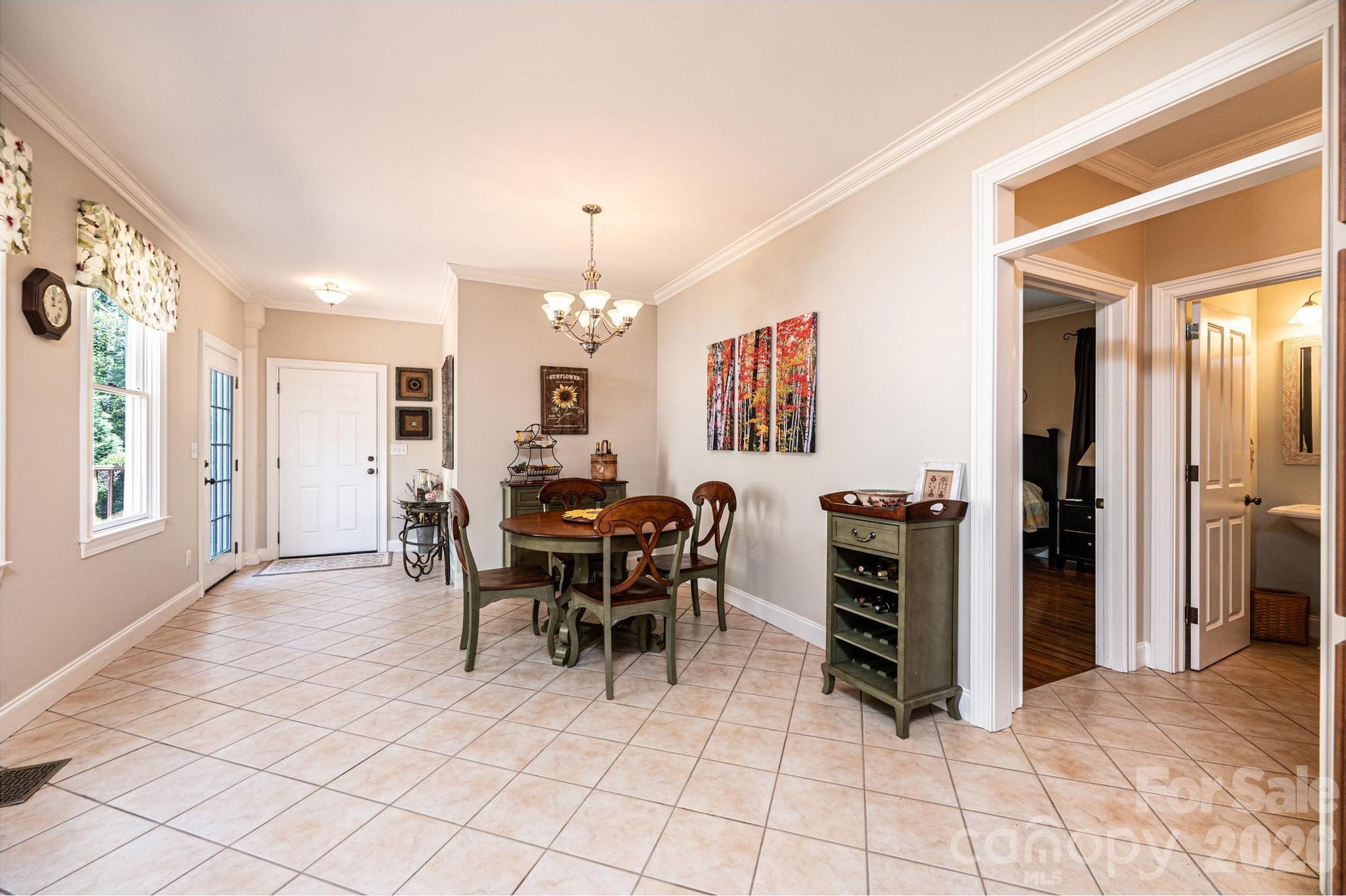 3085 James Street — Catawba
