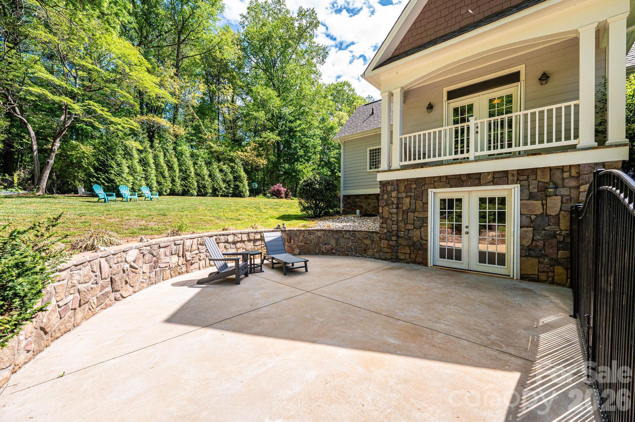 3085 James Street — Catawba