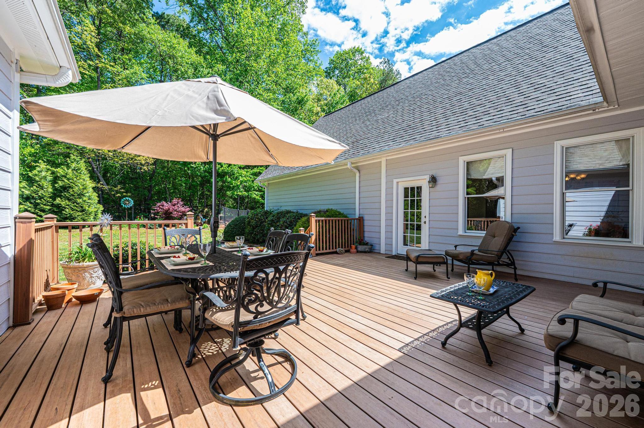 3085 James Street — Catawba