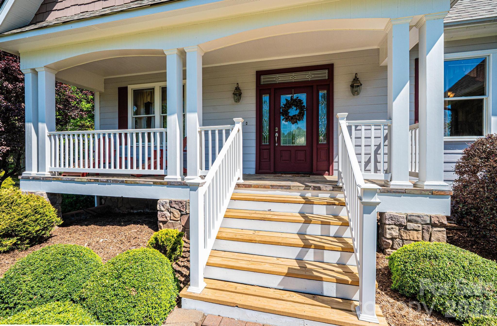 3085 James Street — Catawba