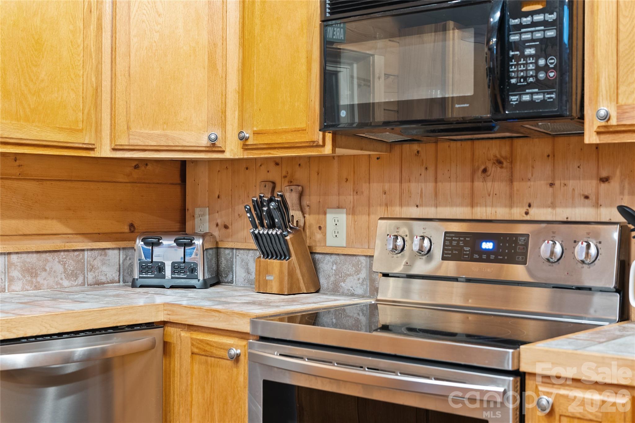 173 Mistletoe Park — Lake Lure