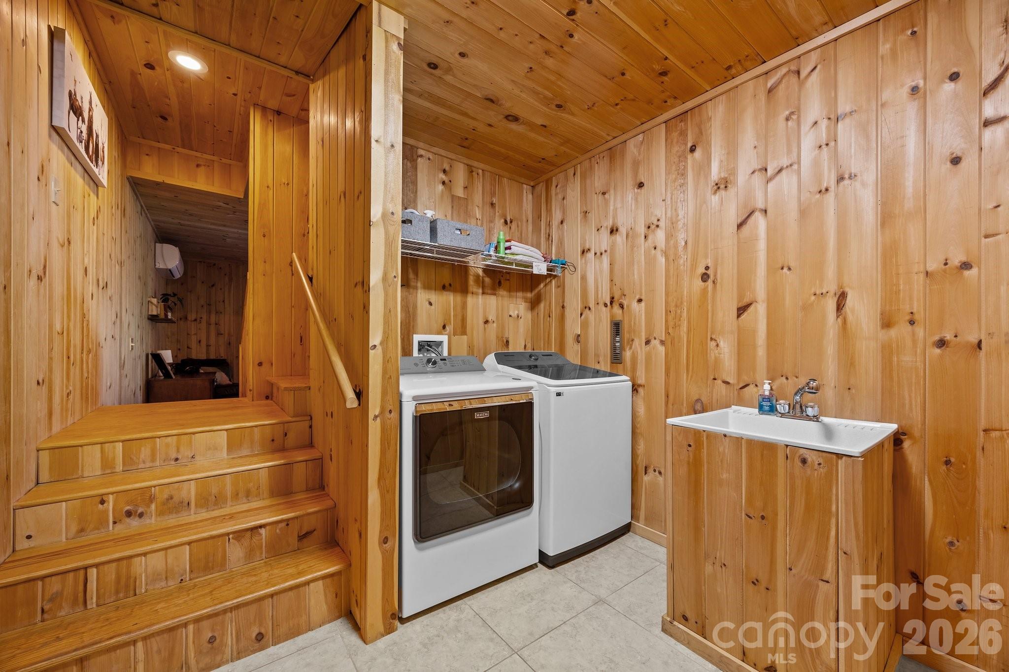 173 Mistletoe Park — Lake Lure
