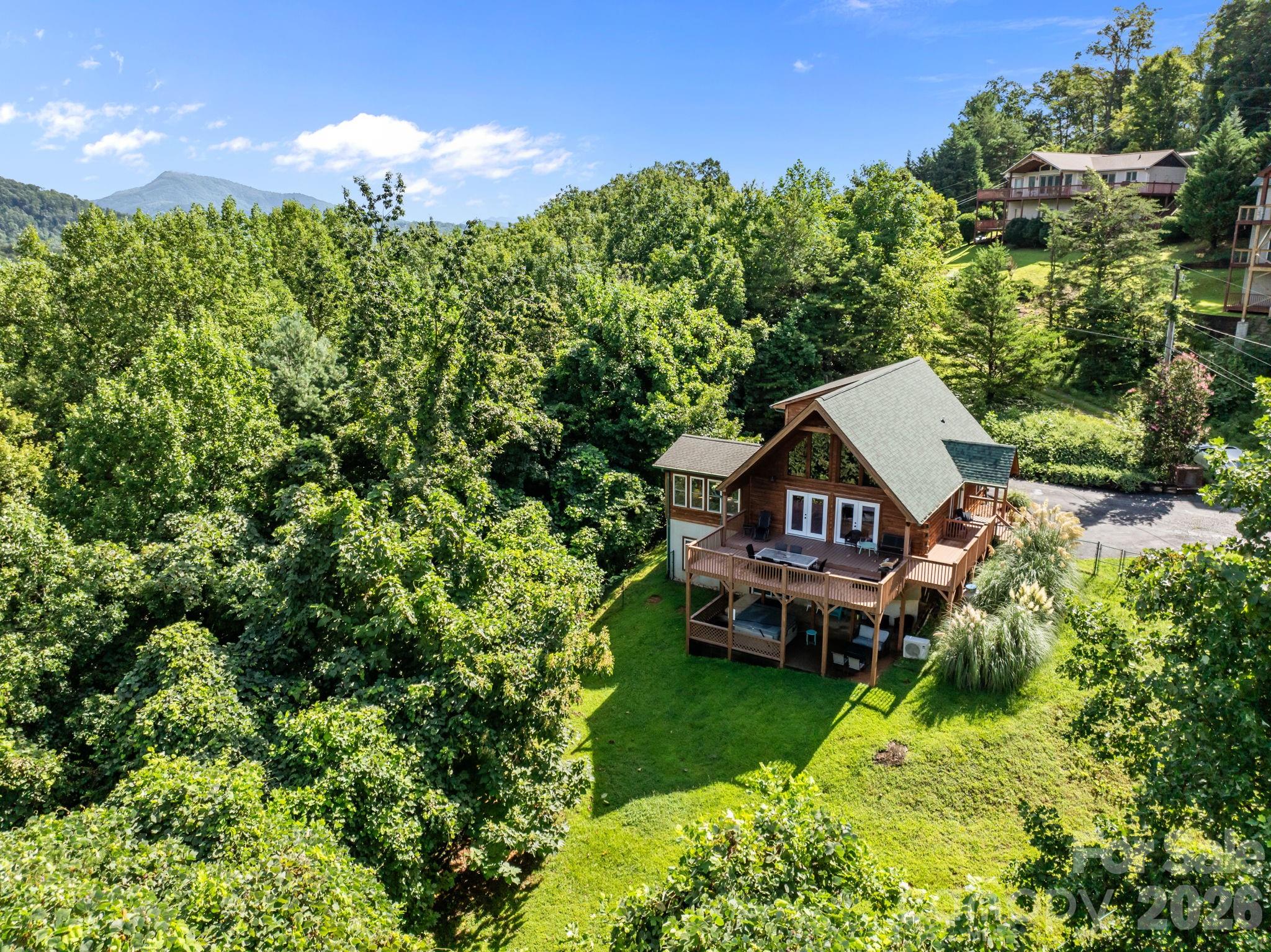 173 Mistletoe Park — Lake Lure