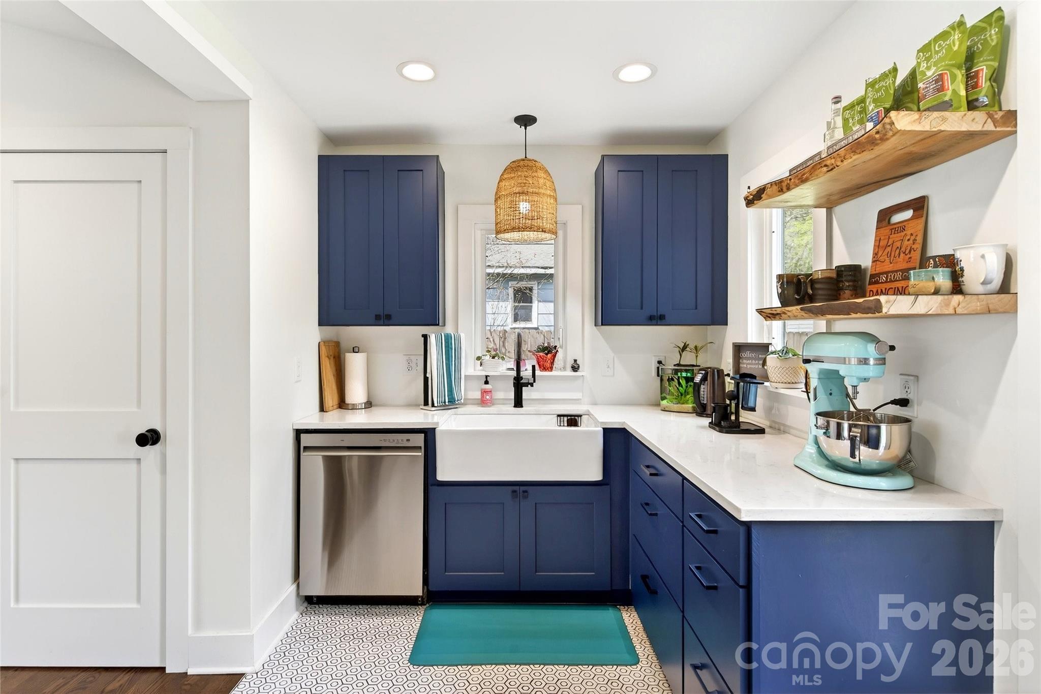 216 Vance Avenue — Black Mountain