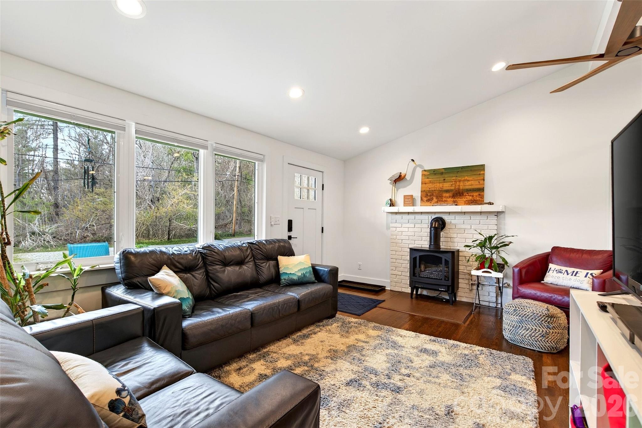 216 Vance Avenue — Black Mountain