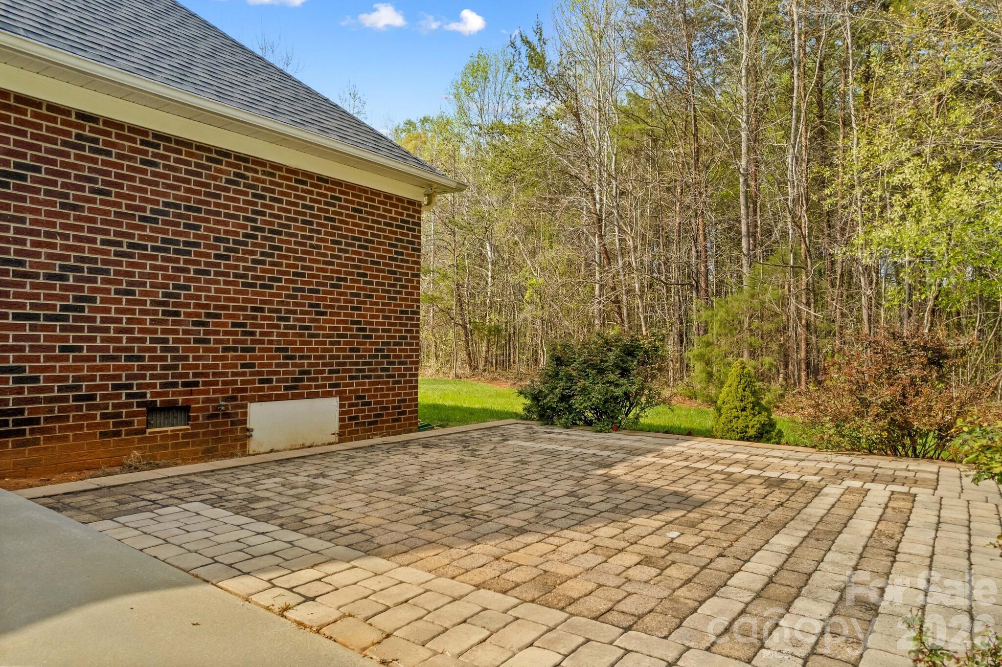 480 Adrian Road — Salisbury