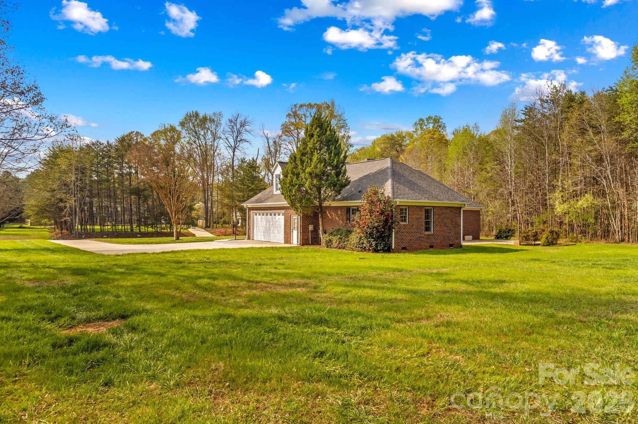 480 Adrian Road — Salisbury