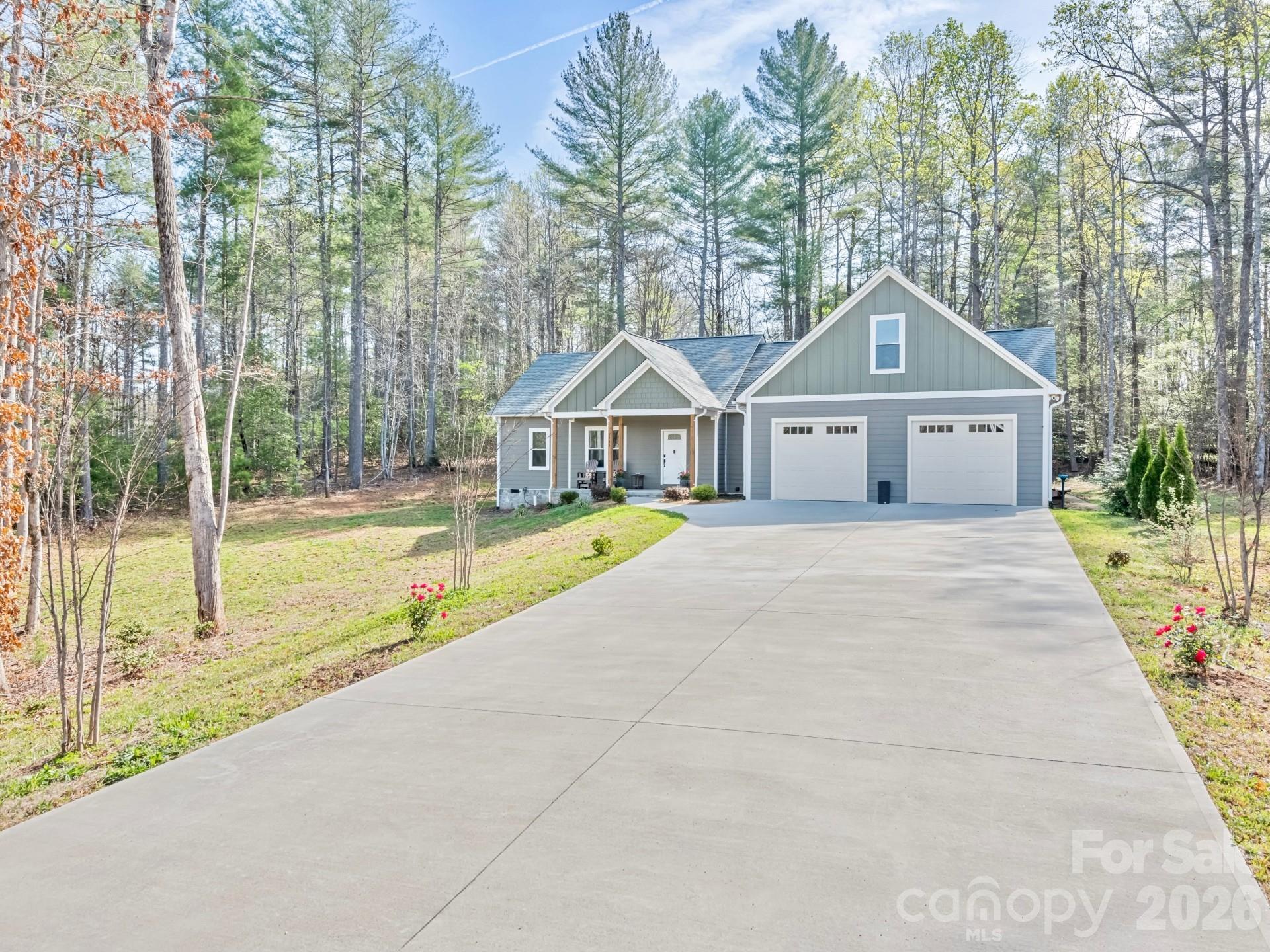 1711 Plantation Loop — Morganton