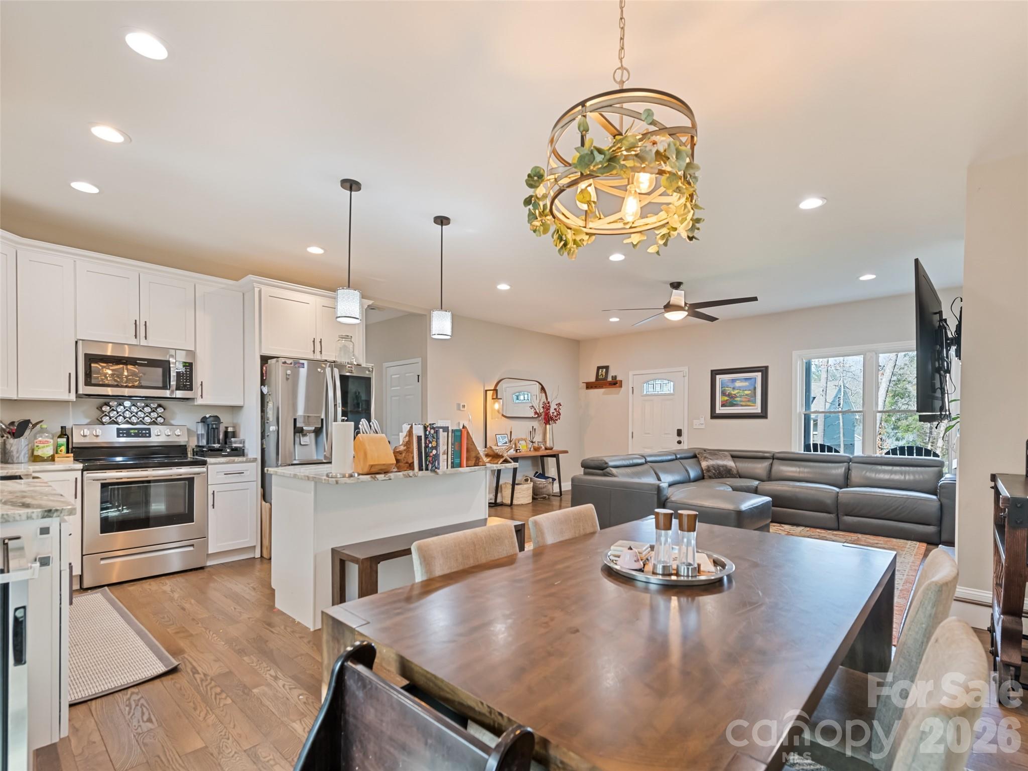 1711 Plantation Loop — Morganton