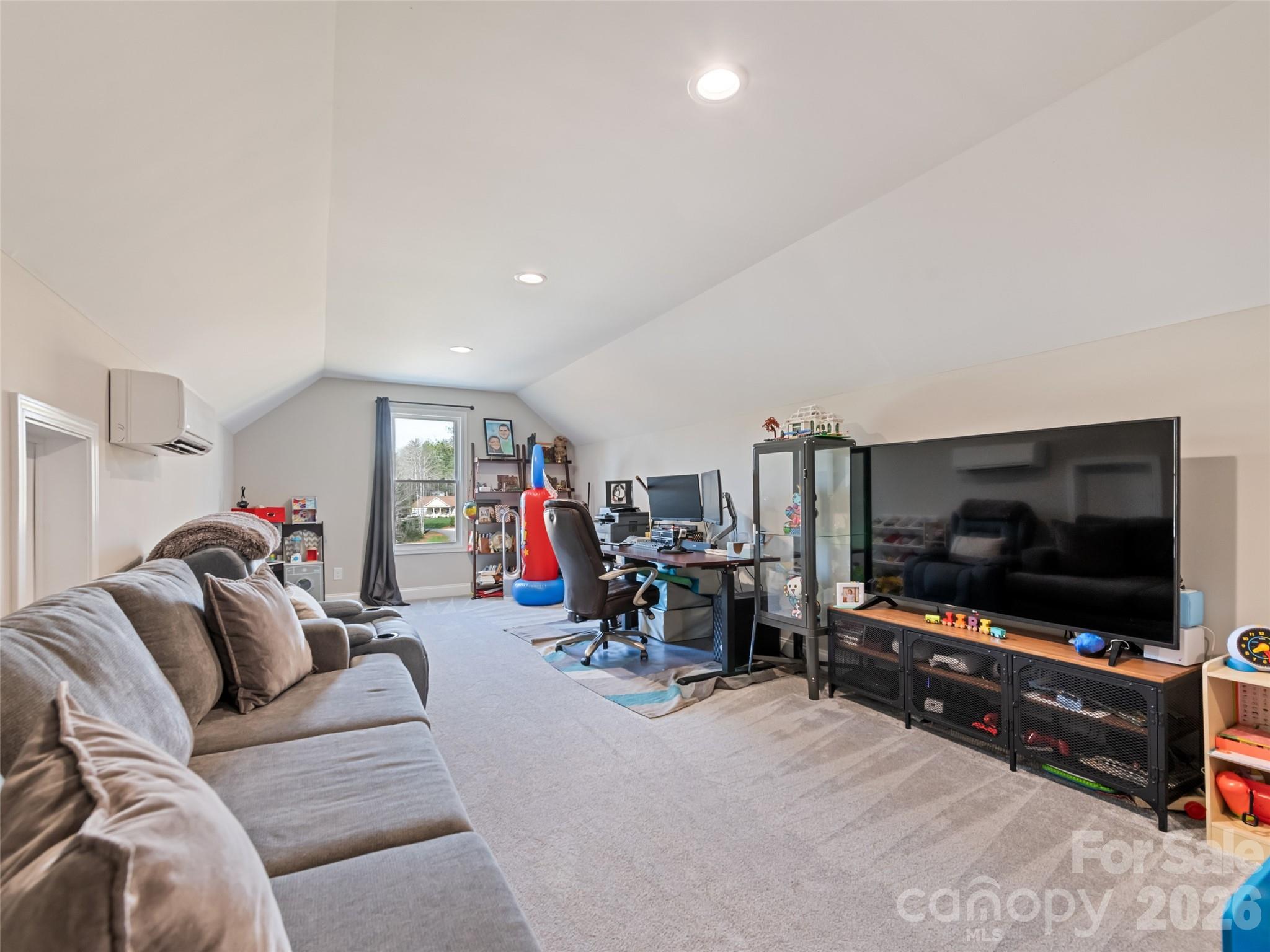 1711 Plantation Loop — Morganton