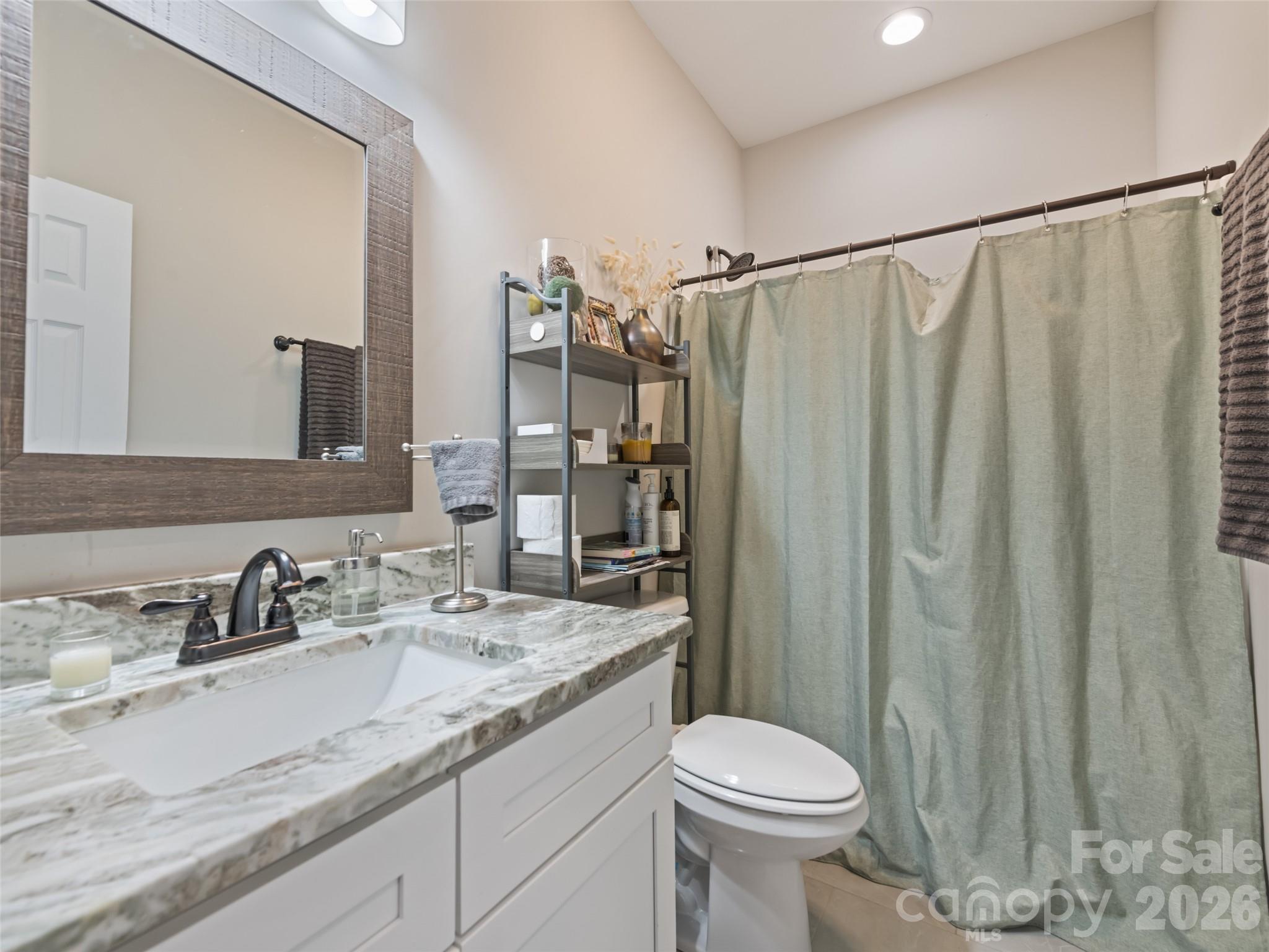 1711 Plantation Loop — Morganton
